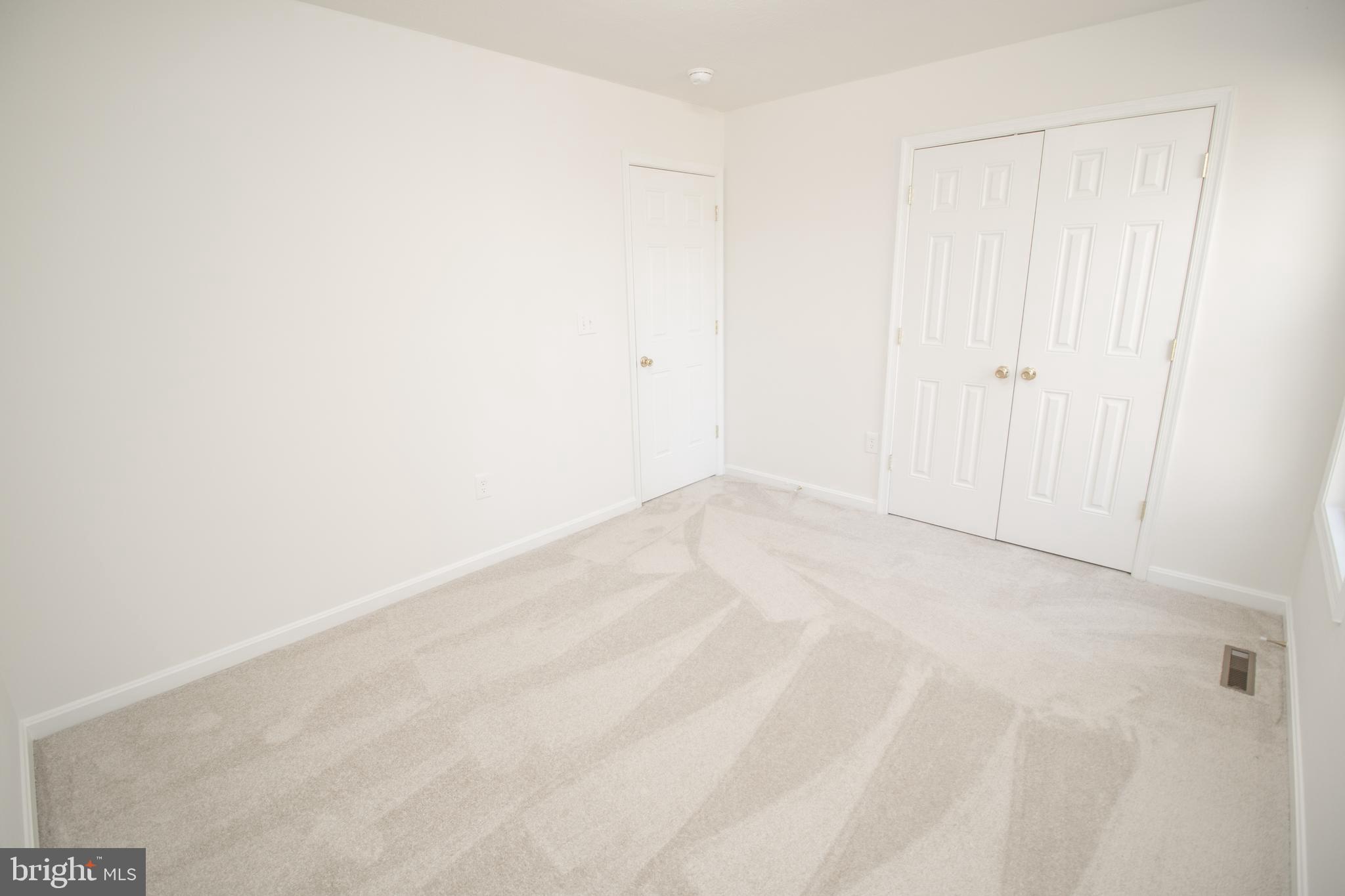 EMERALD HILLS ESTATES - Residential Lease