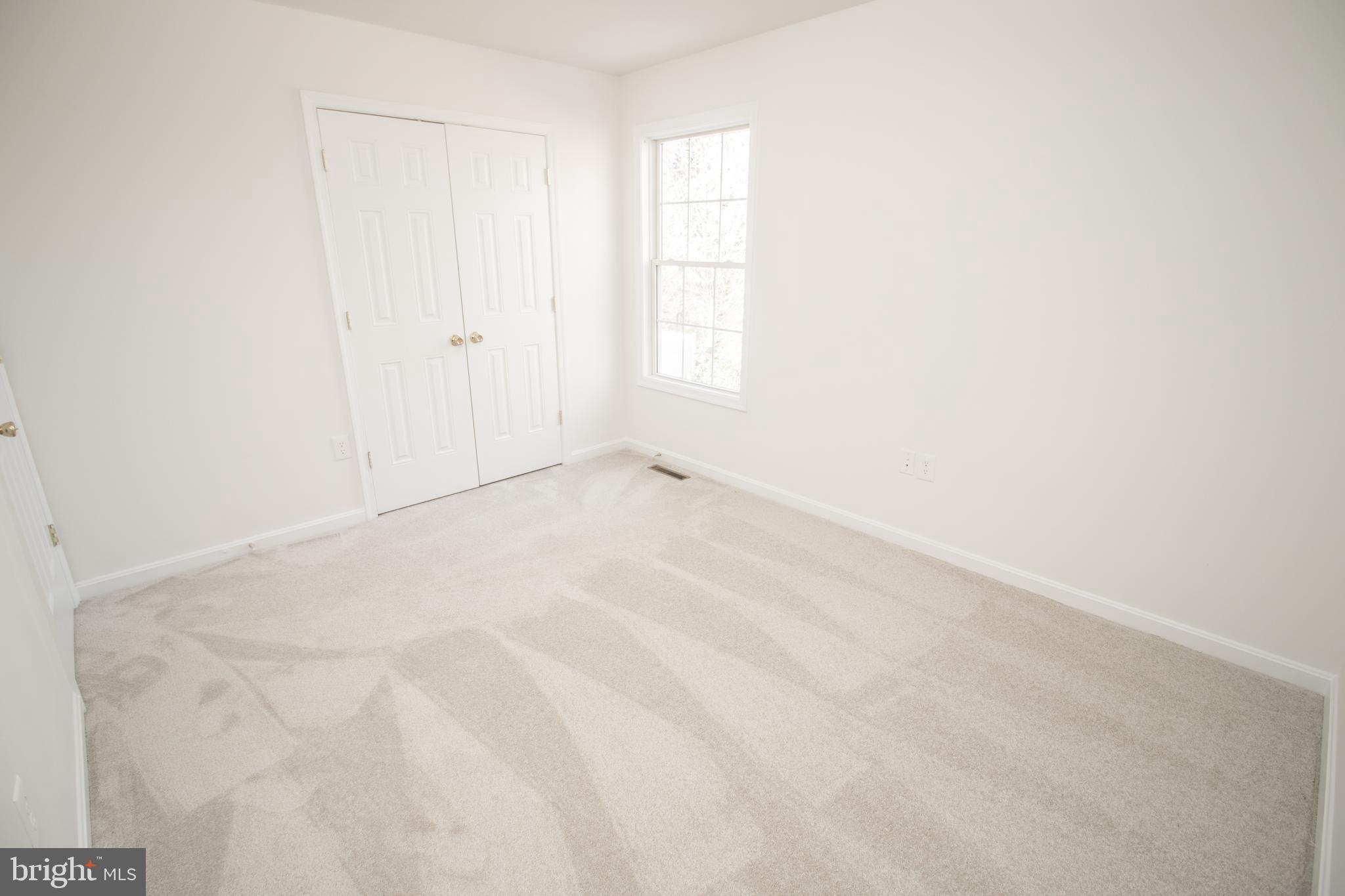 EMERALD HILLS ESTATES - Residential Lease