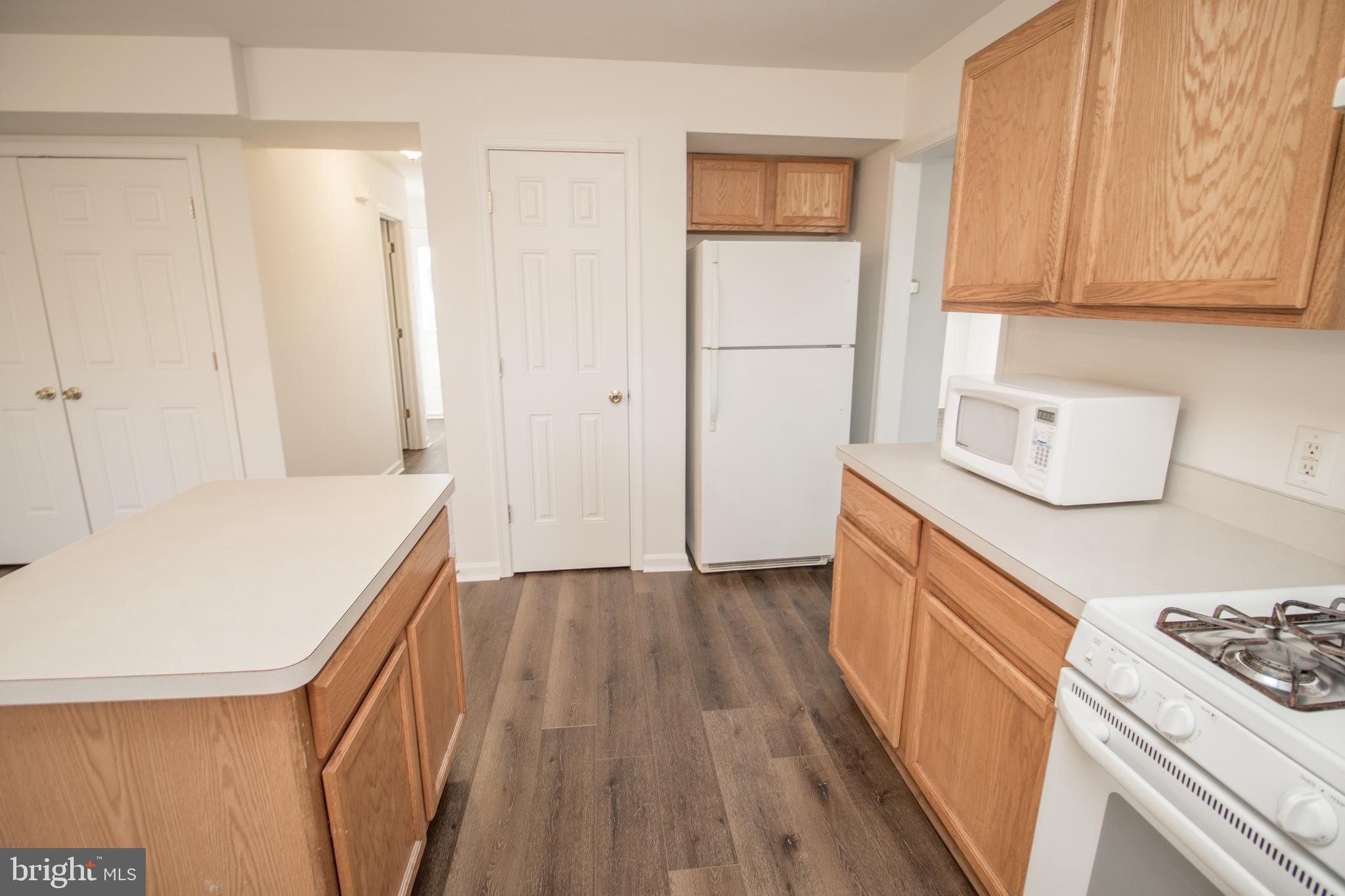 EMERALD HILLS ESTATES - Residential Lease