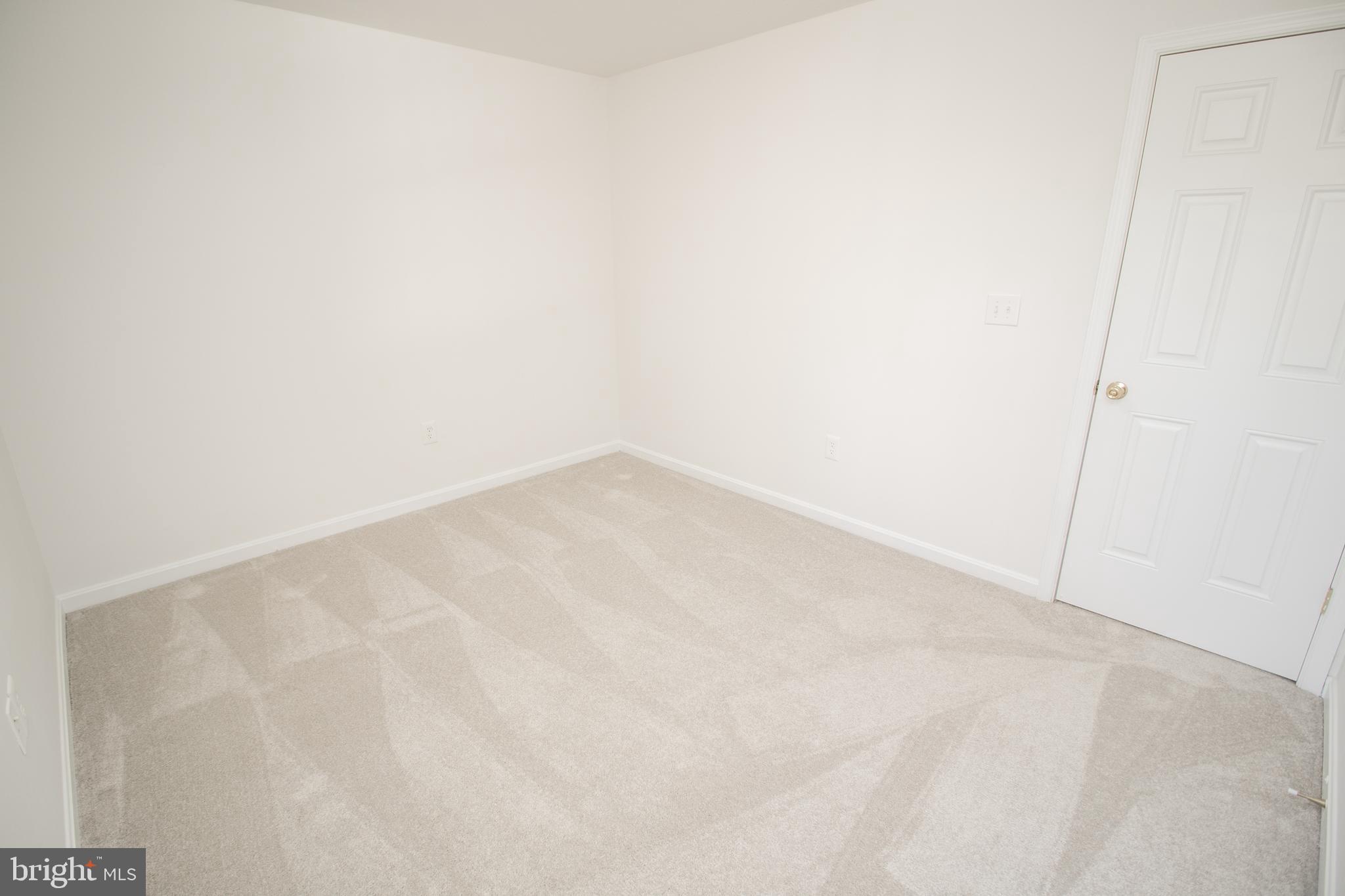 EMERALD HILLS ESTATES - Residential Lease