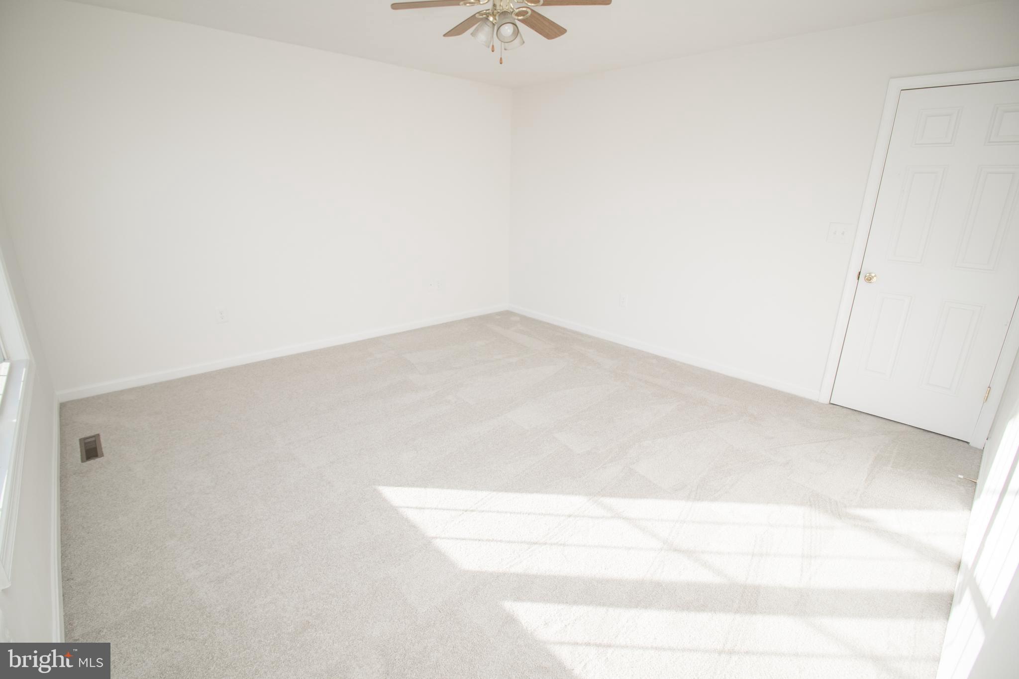 EMERALD HILLS ESTATES - Residential Lease