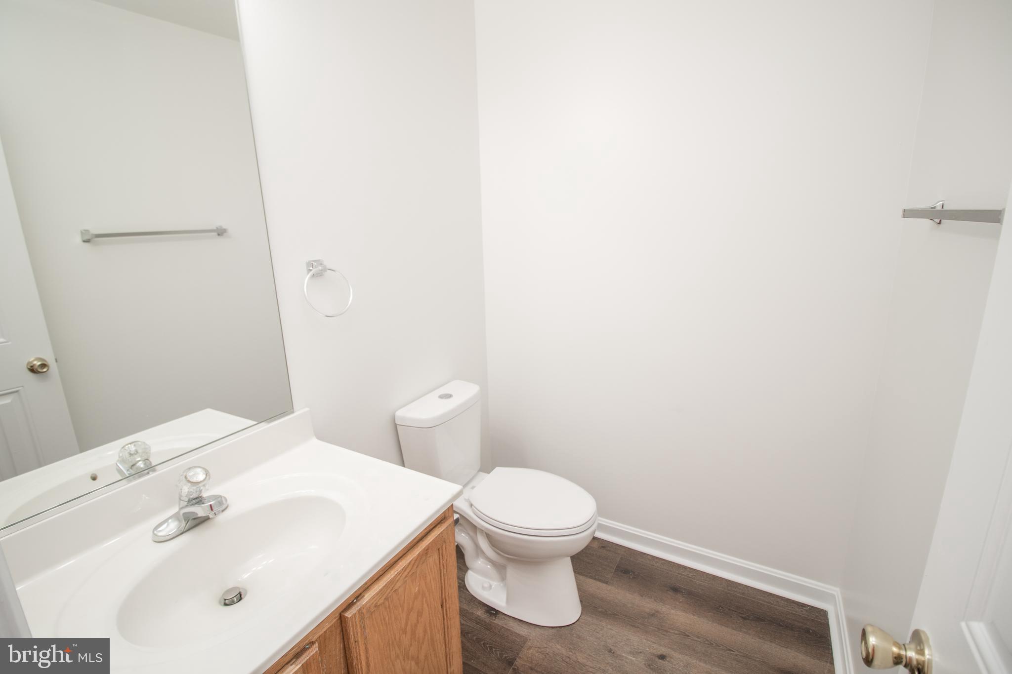 EMERALD HILLS ESTATES - Residential Lease