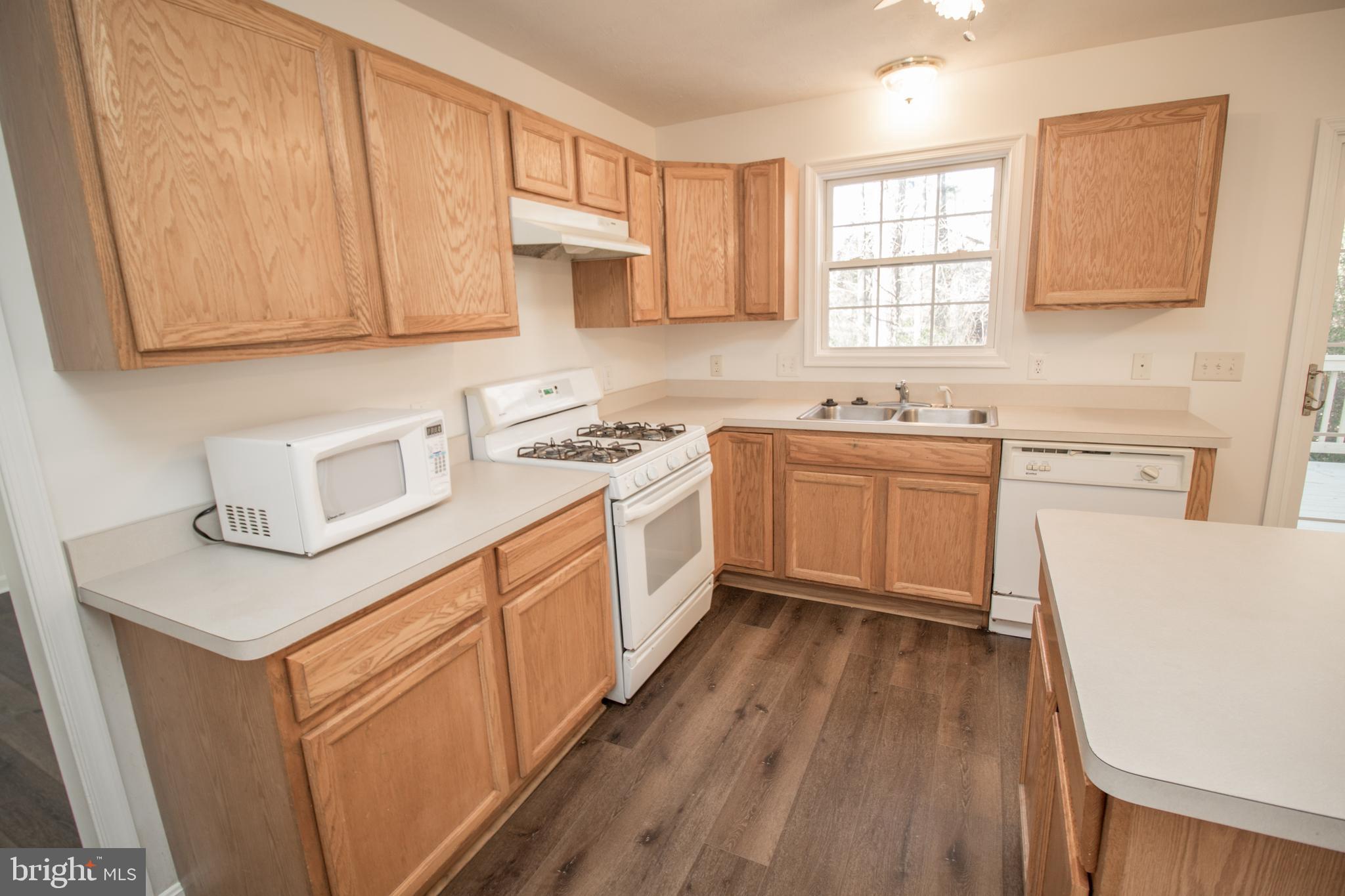 EMERALD HILLS ESTATES - Residential Lease