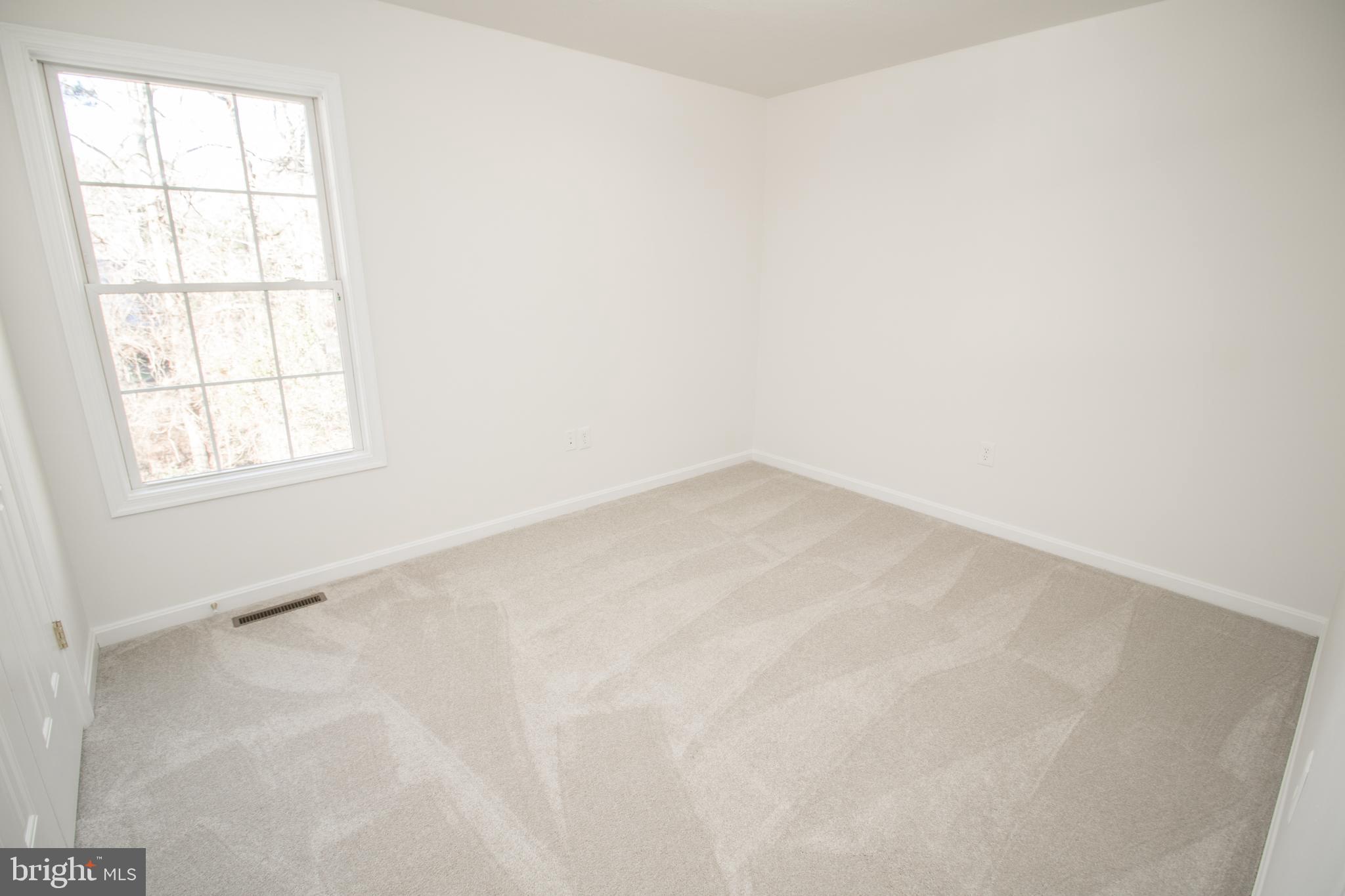 EMERALD HILLS ESTATES - Residential Lease