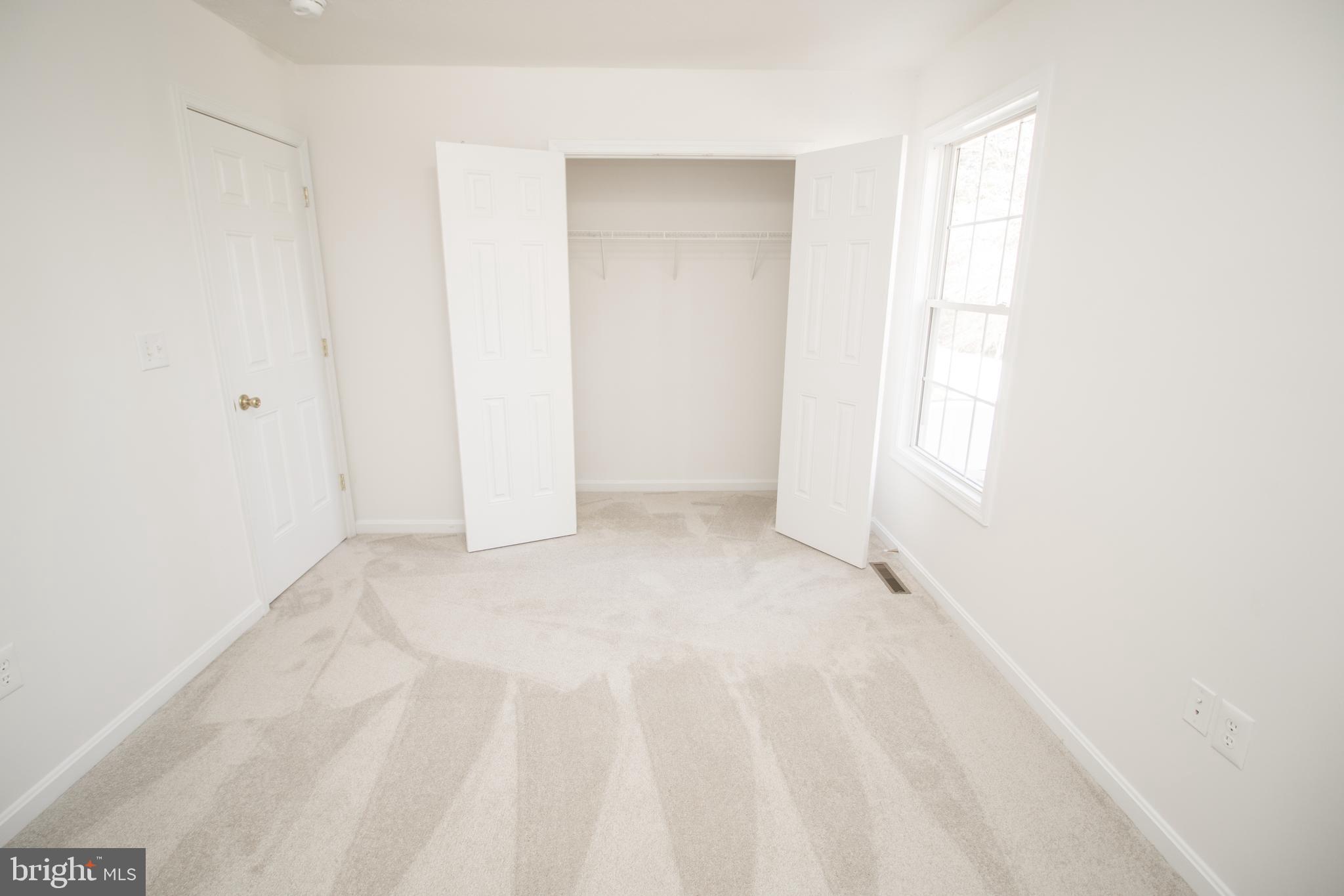 EMERALD HILLS ESTATES - Residential Lease