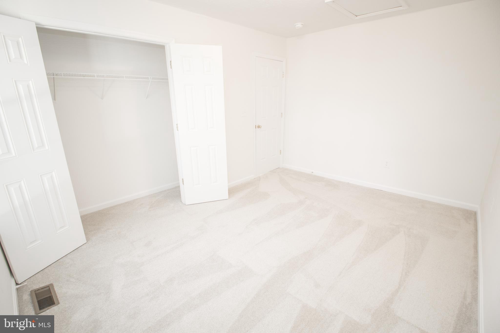 EMERALD HILLS ESTATES - Residential Lease