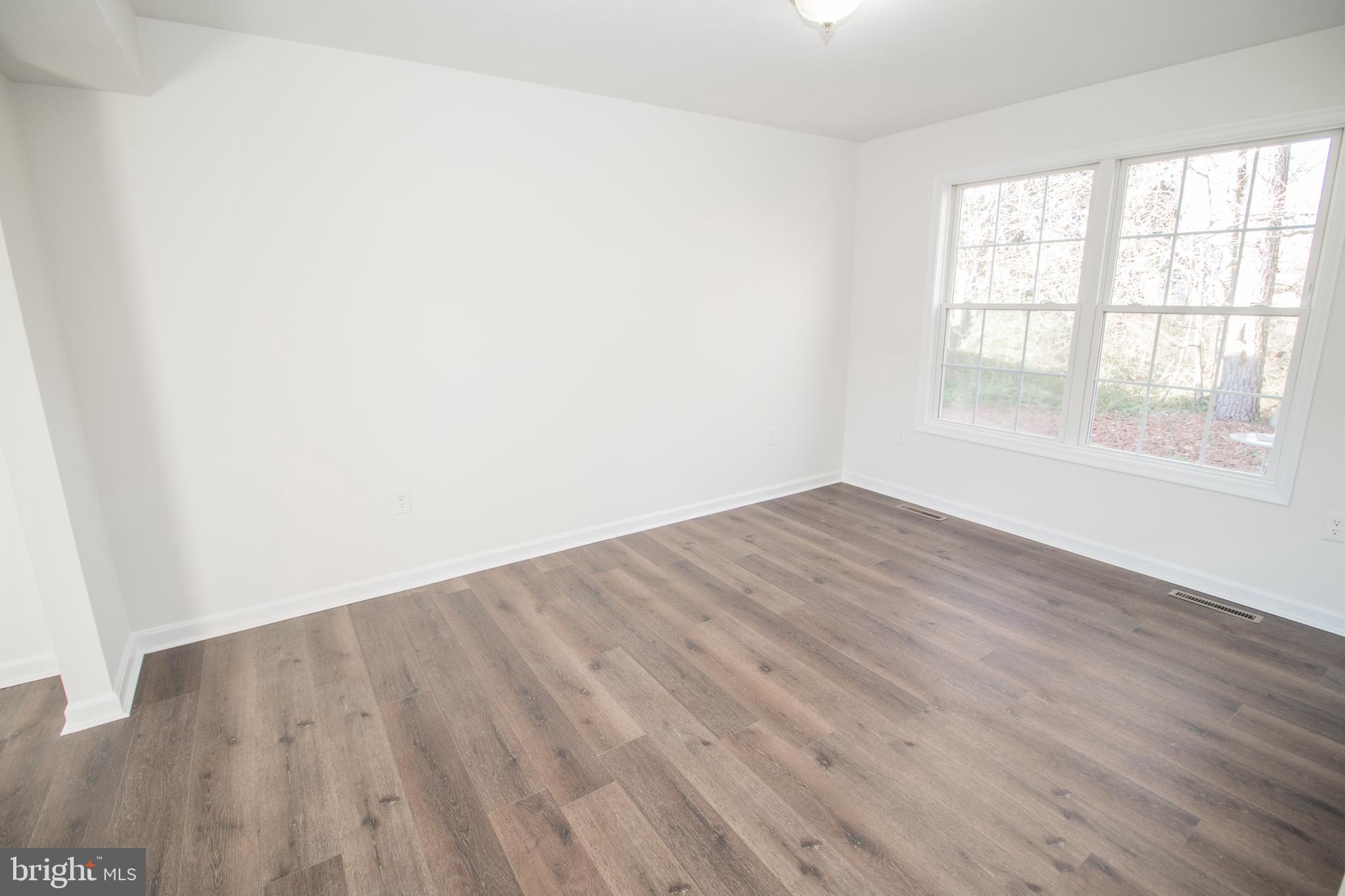 EMERALD HILLS ESTATES - Residential Lease