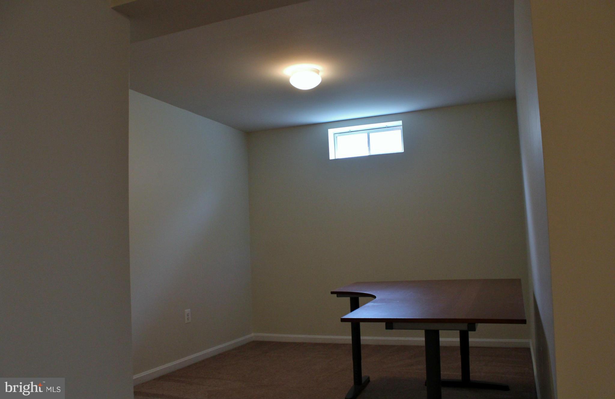 ENGLAND RUN NORTH - Residential Lease