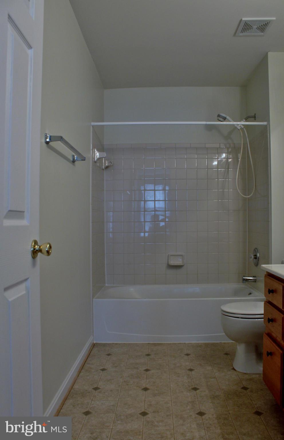 ENGLAND RUN NORTH - Residential Lease