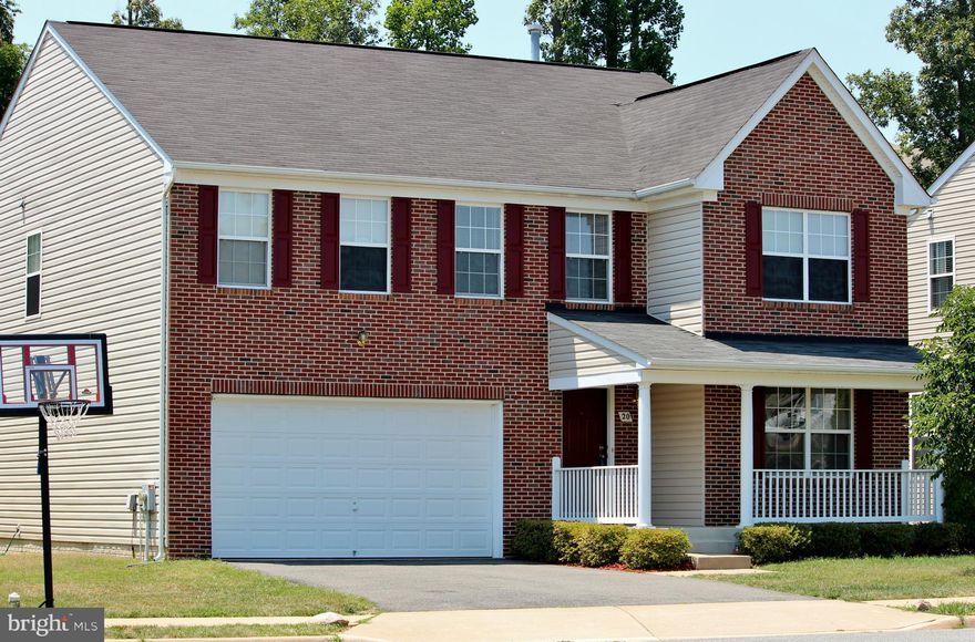 This 5 BDRM Stafford VA home sits between 2 major cities. Convenient to several Military bases & the FBI Academy. Commute to work? You're close to I95, VRE & Commuter Lots. Explore A&E, both local or in one of the major cities. Home has FR's on Main & Upper floors, Sun-room on main & a Rec room in basement. There is also a huge unfinished area in basement to use as needed.