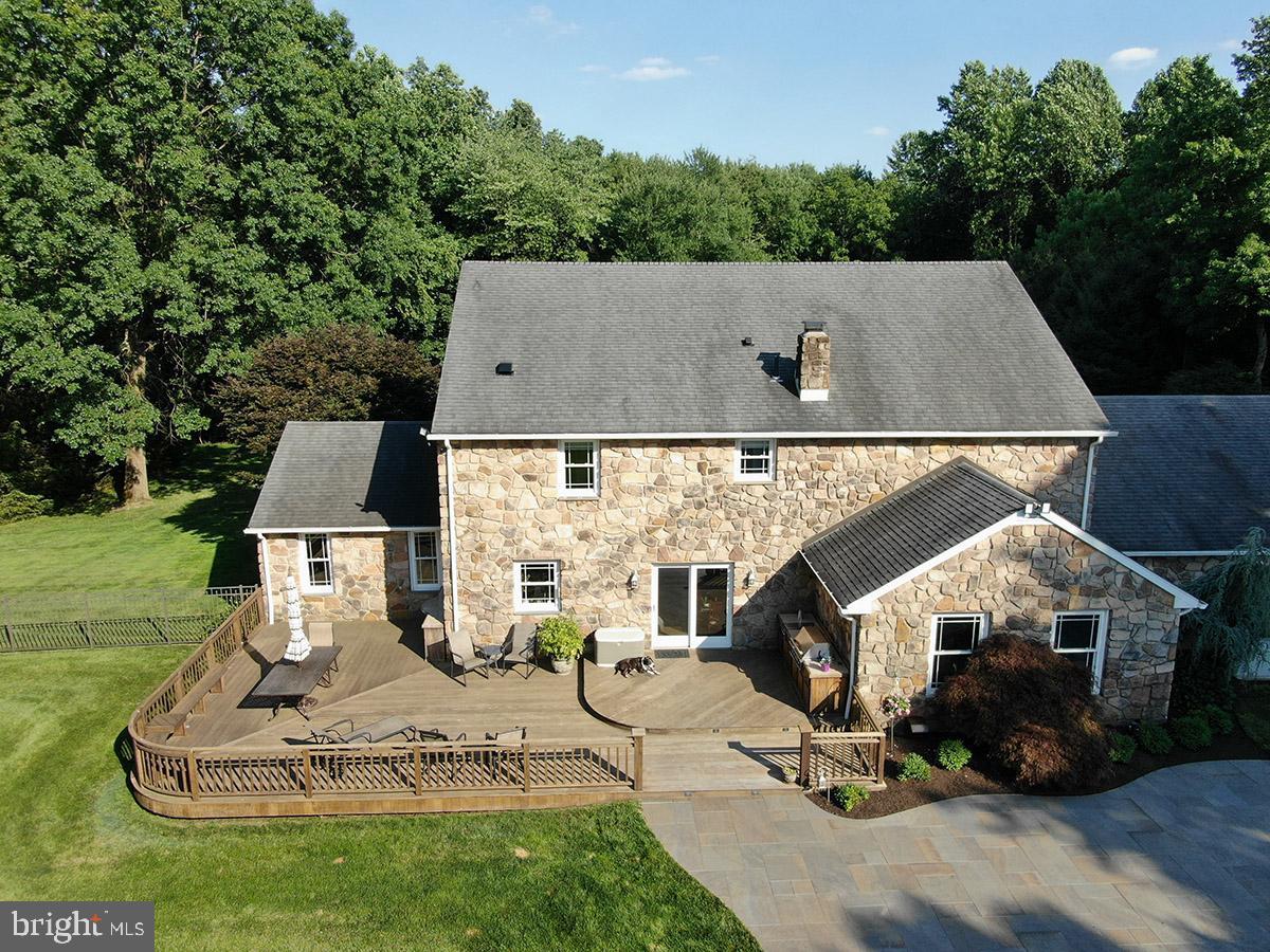 MEETINGHOUSE VIL - Residential