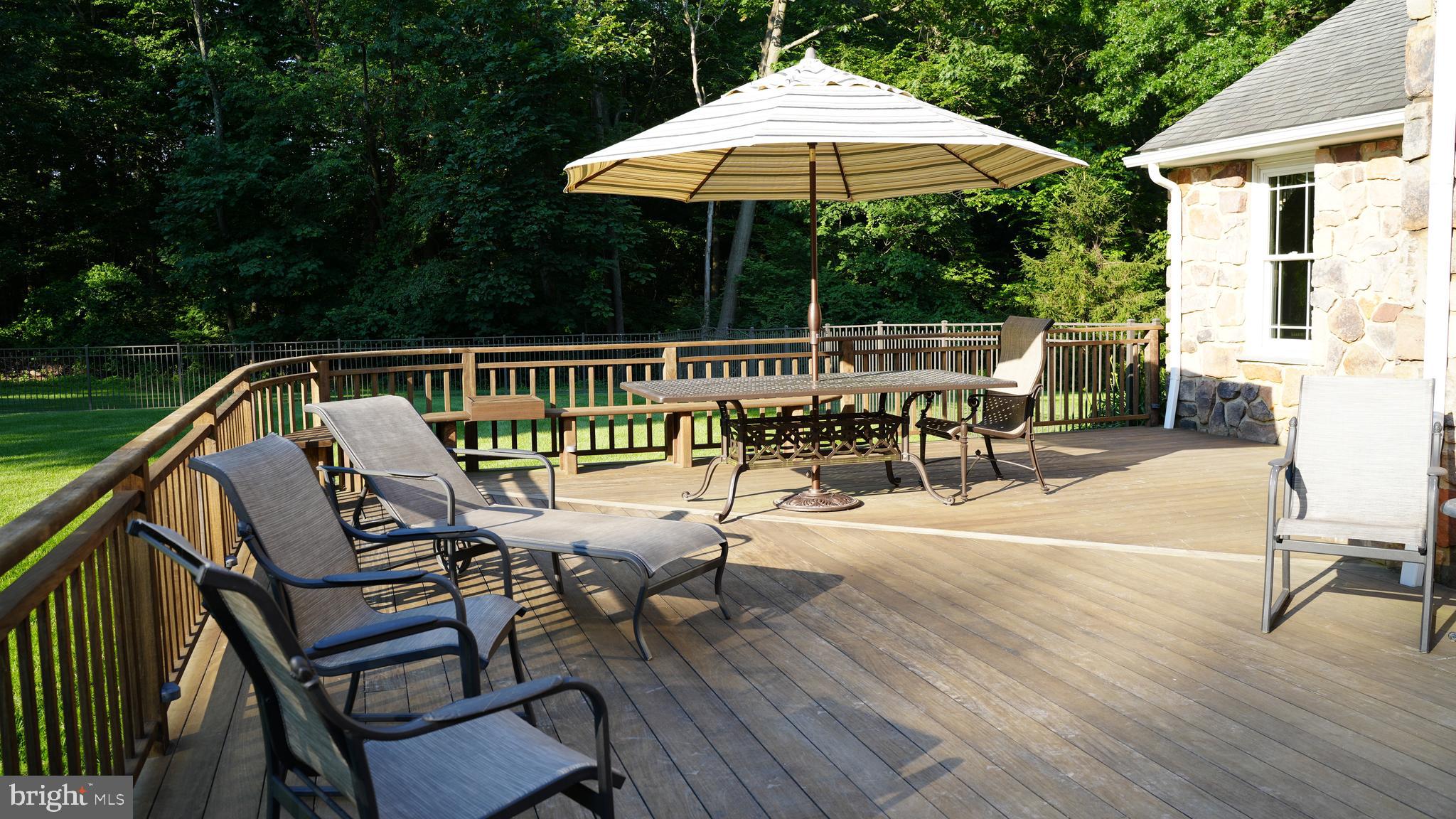 MEETINGHOUSE VIL - Residential