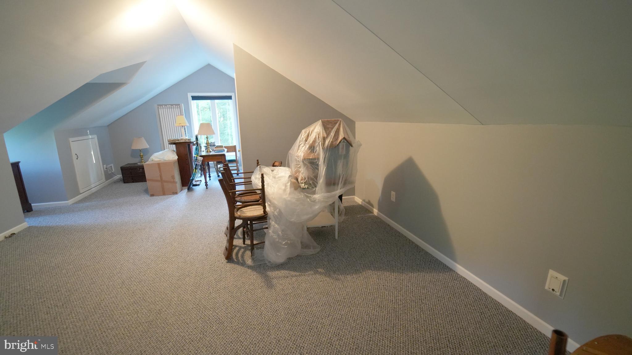 MEETINGHOUSE VIL - Residential