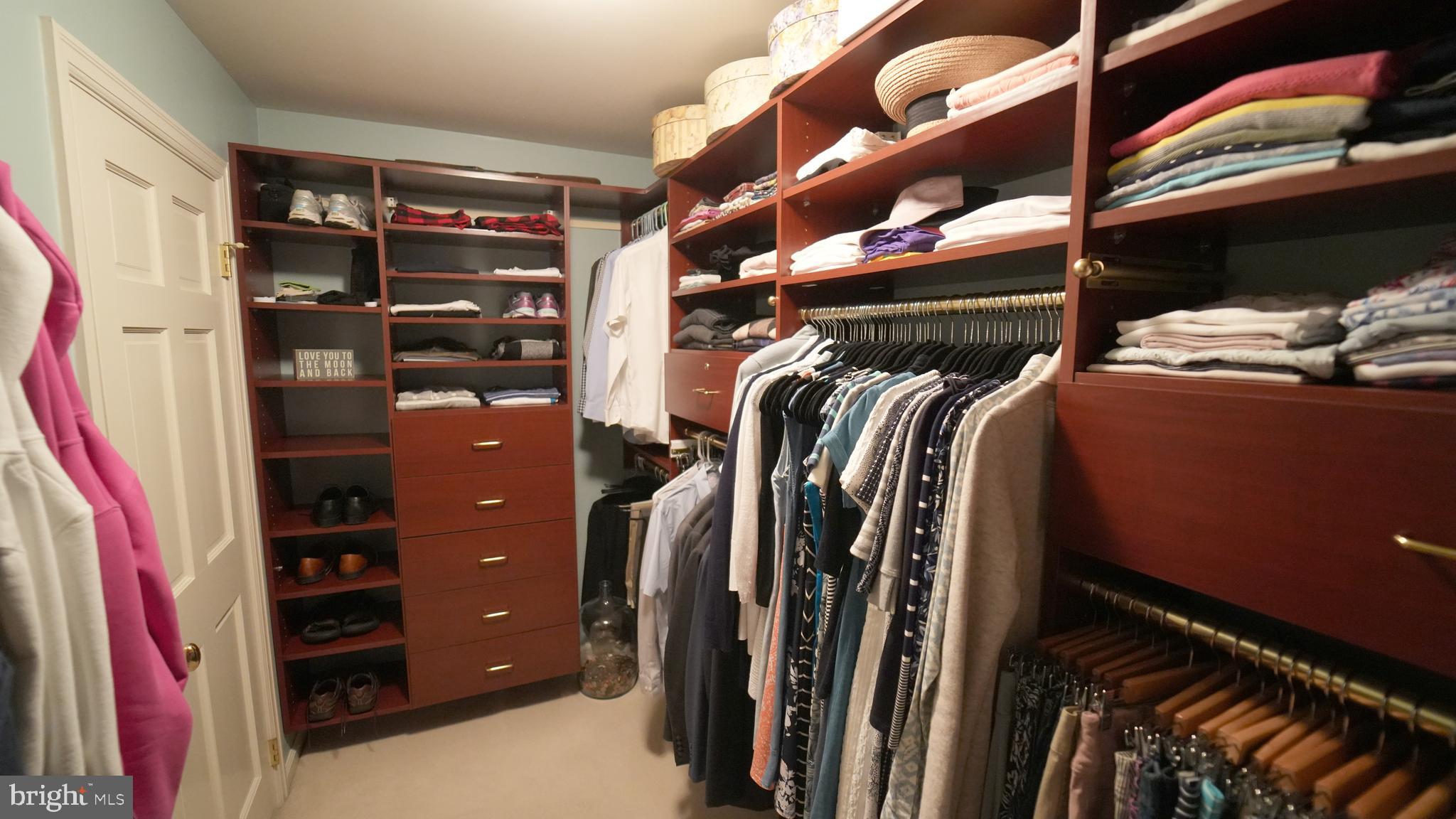 MEETINGHOUSE VIL - Residential