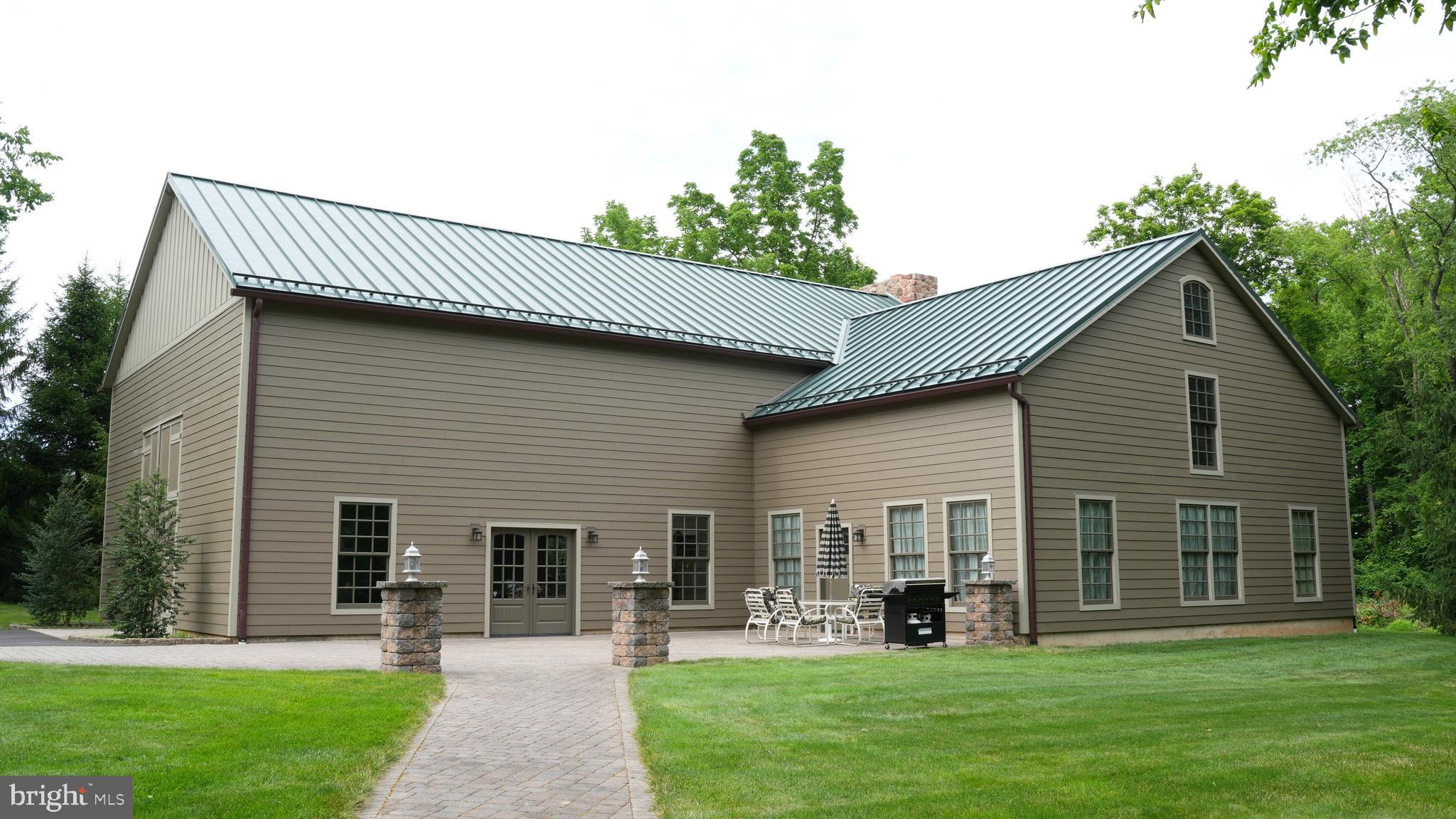 MEETINGHOUSE VIL - Residential