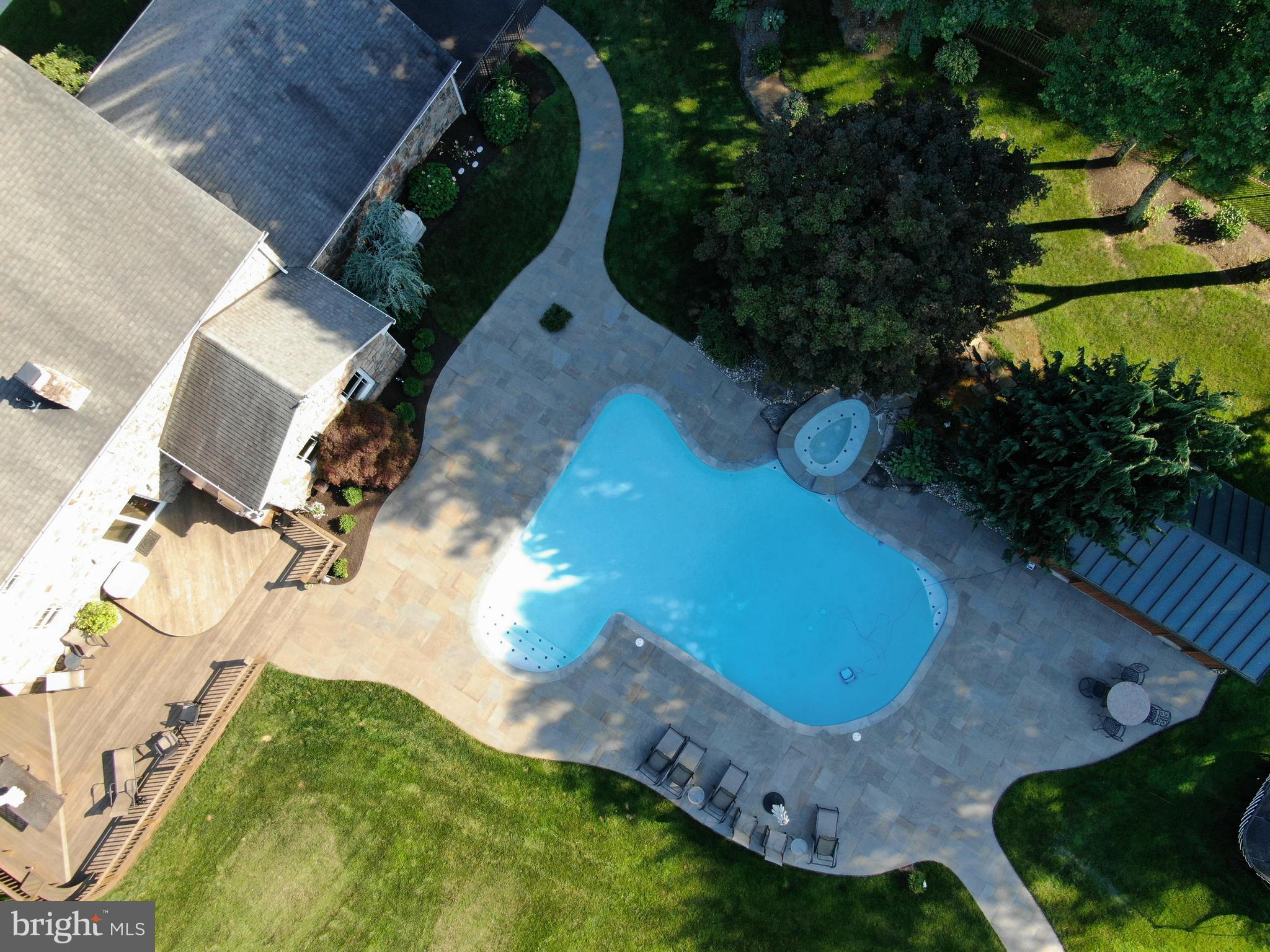 MEETINGHOUSE VIL - Residential