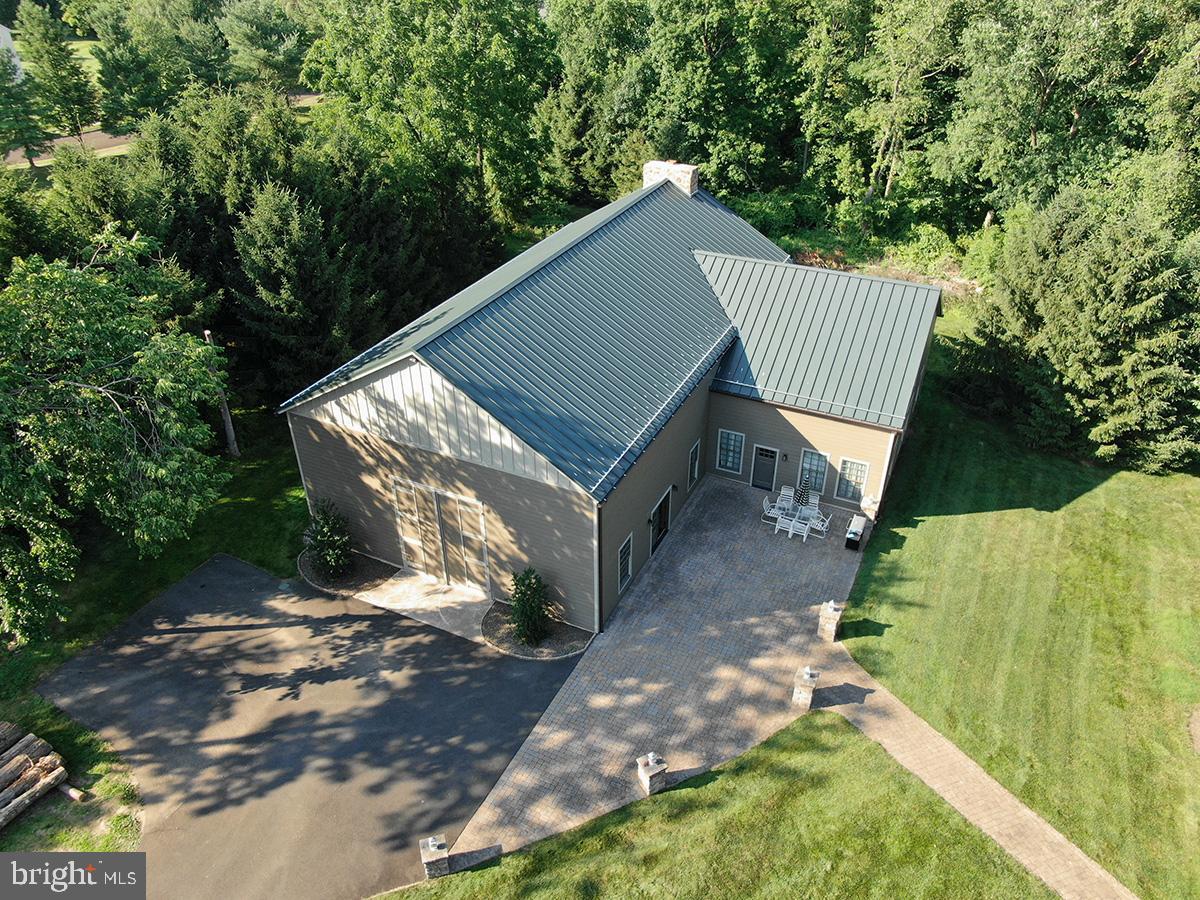 MEETINGHOUSE VIL - Residential