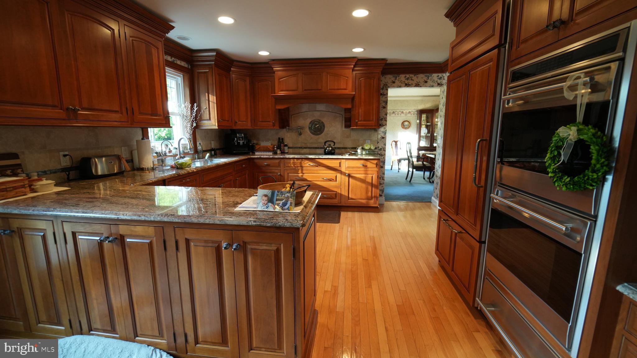 MEETINGHOUSE VIL - Residential