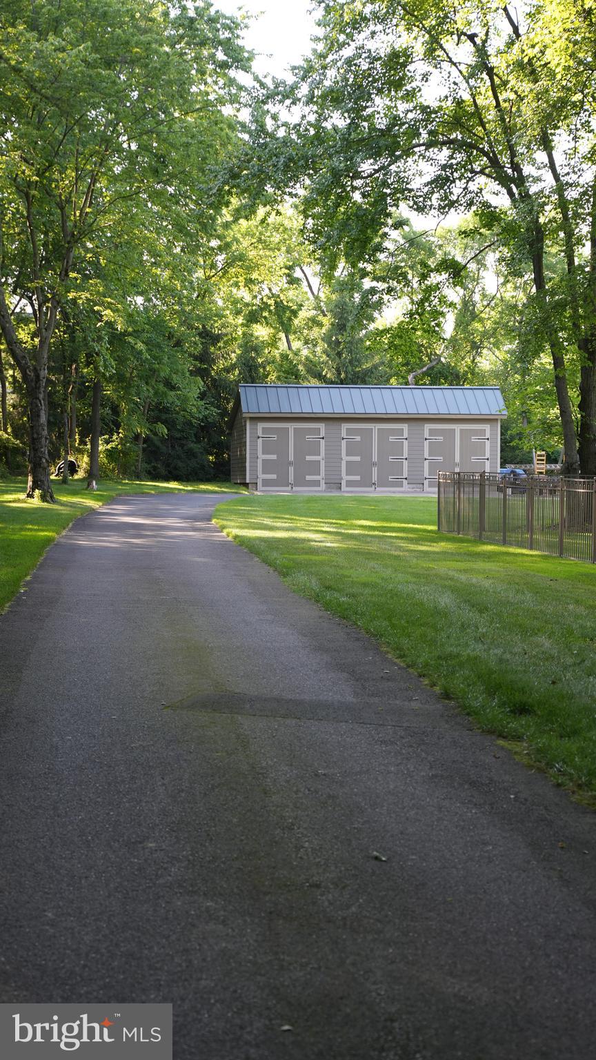 MEETINGHOUSE VIL - Residential