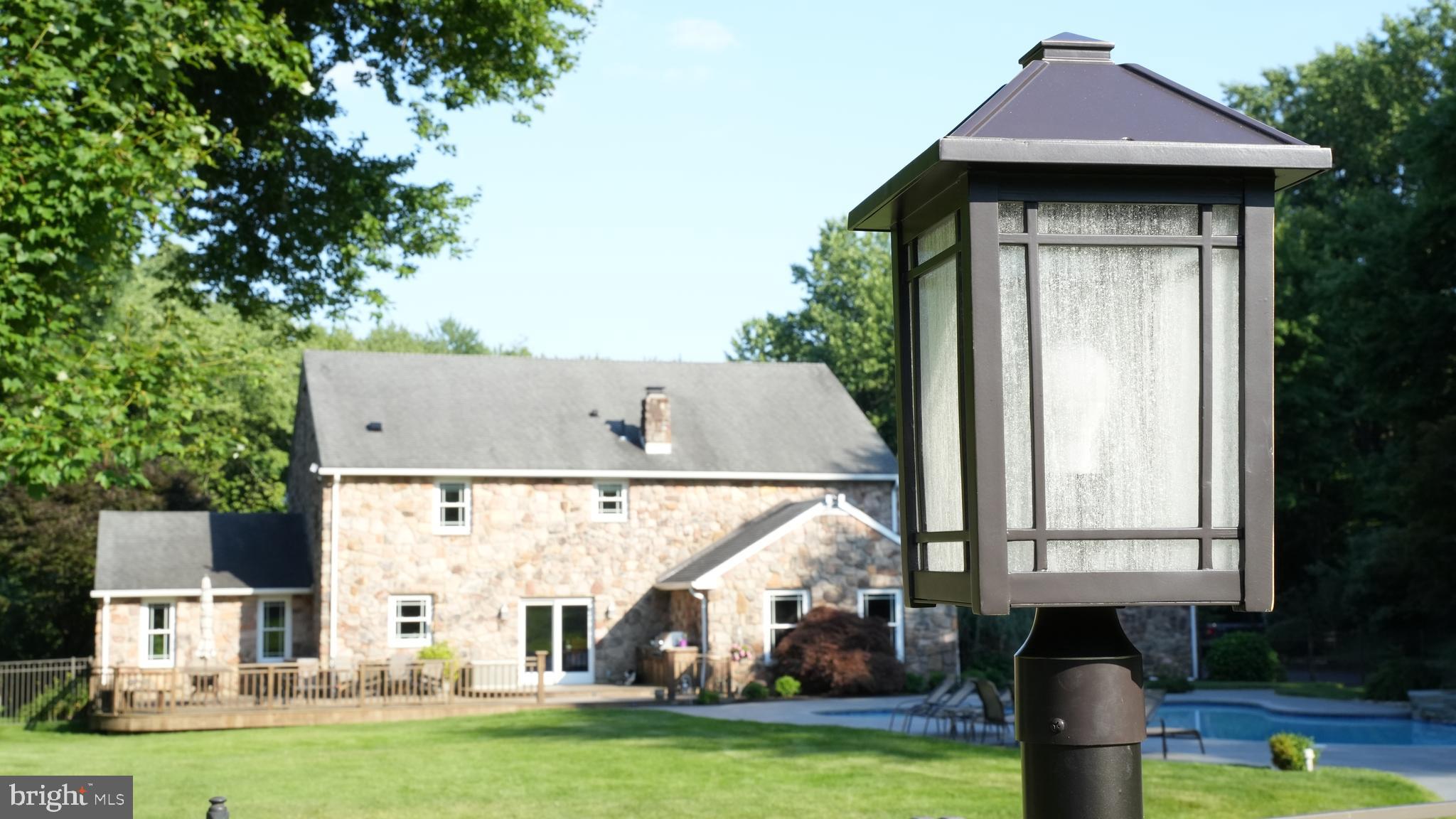 MEETINGHOUSE VIL - Residential