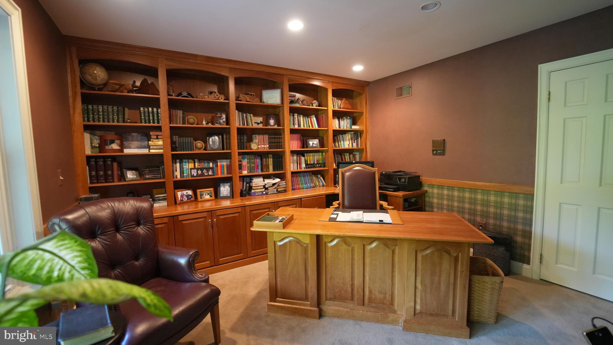 MEETINGHOUSE VIL - Residential