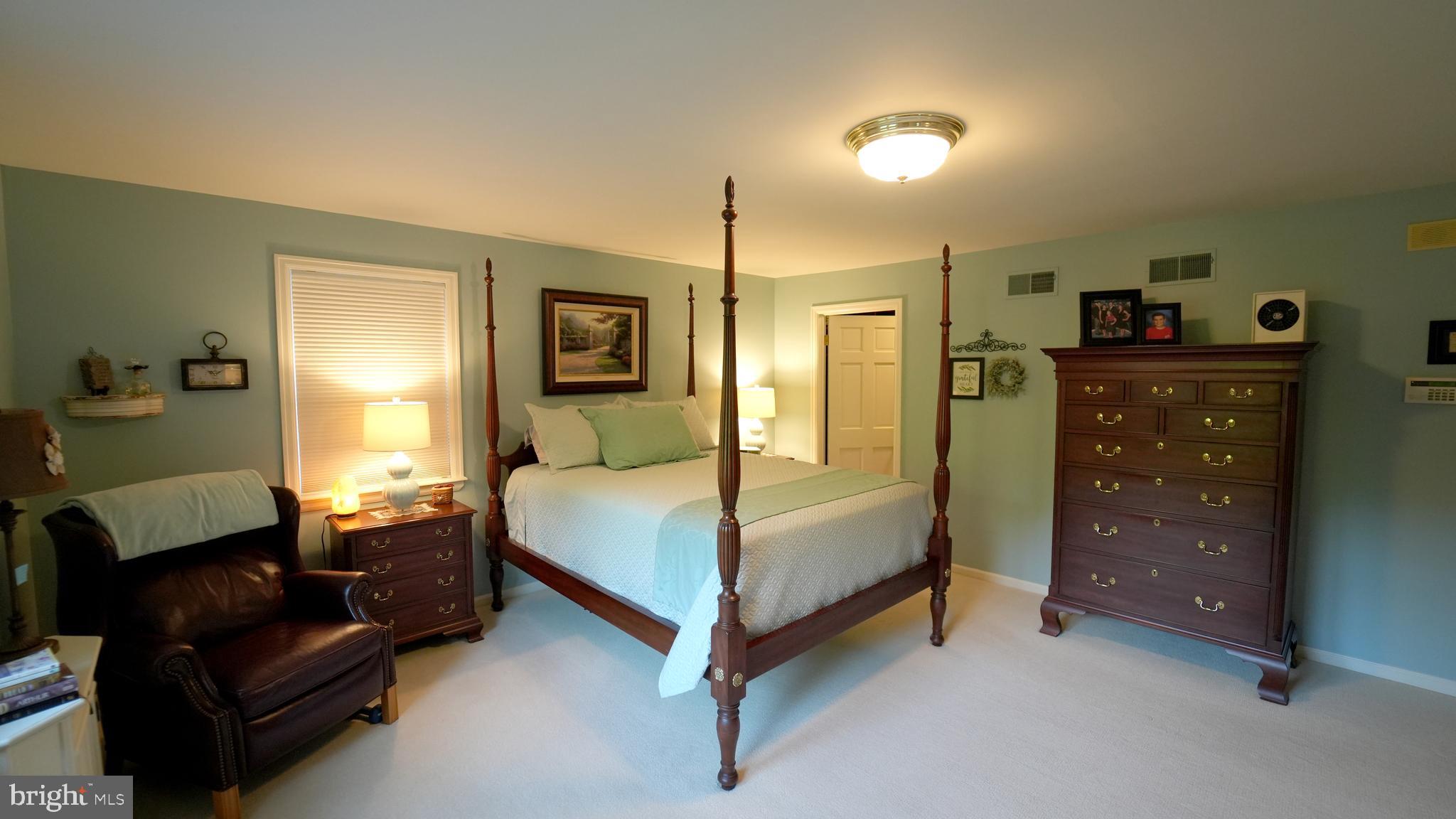 MEETINGHOUSE VIL - Residential