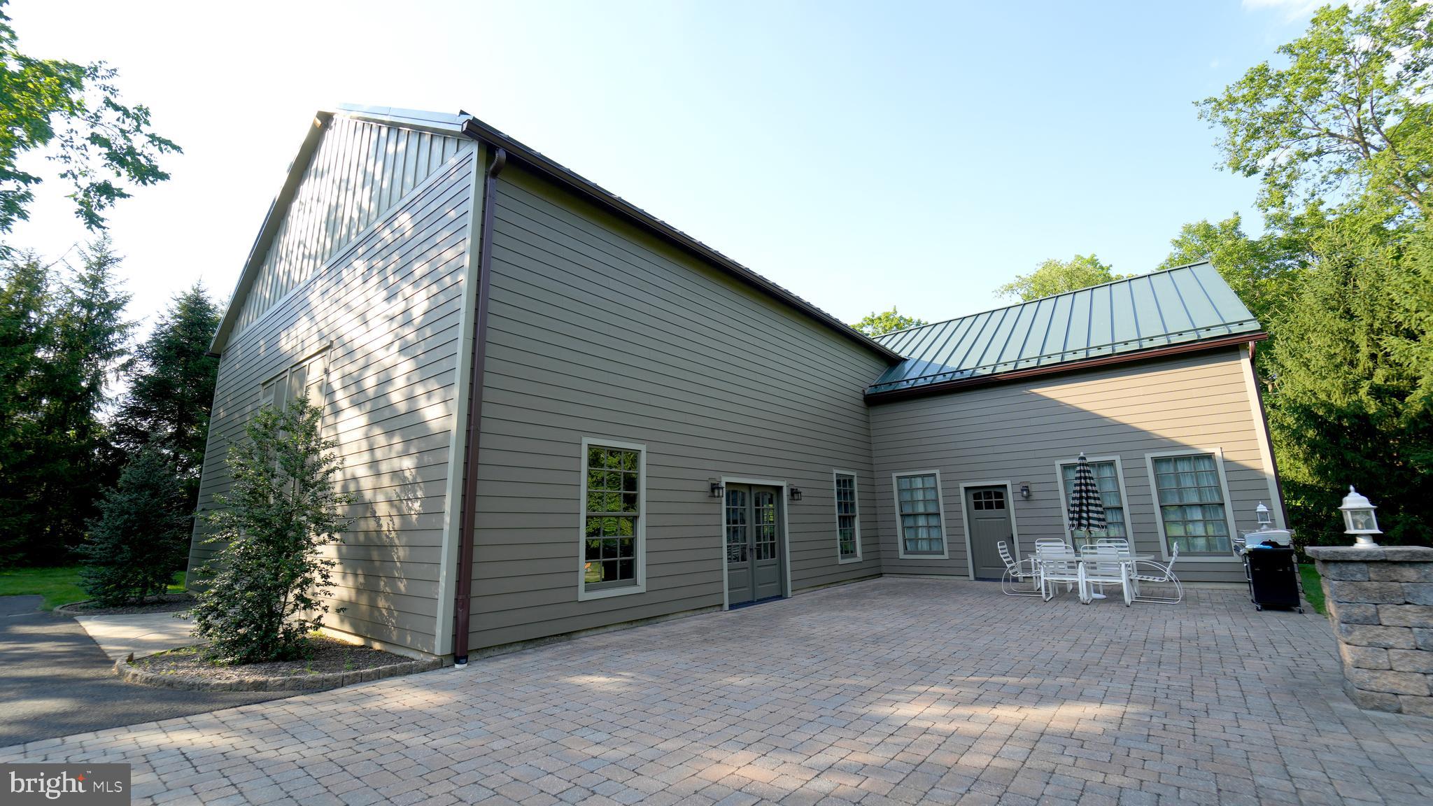 MEETINGHOUSE VIL - Residential