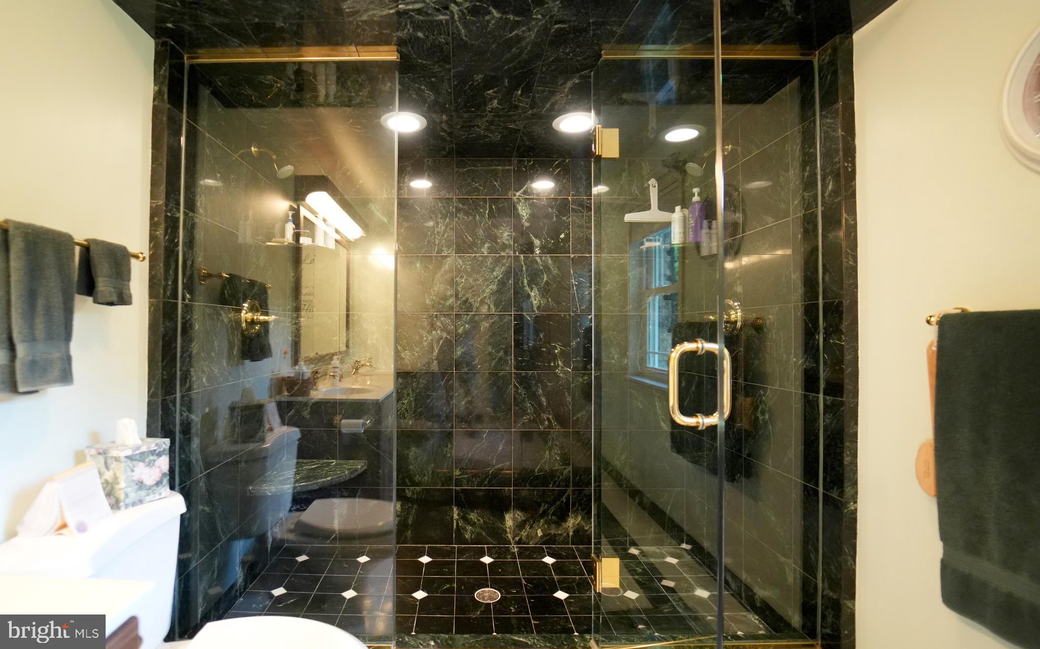 MEETINGHOUSE VIL - Residential