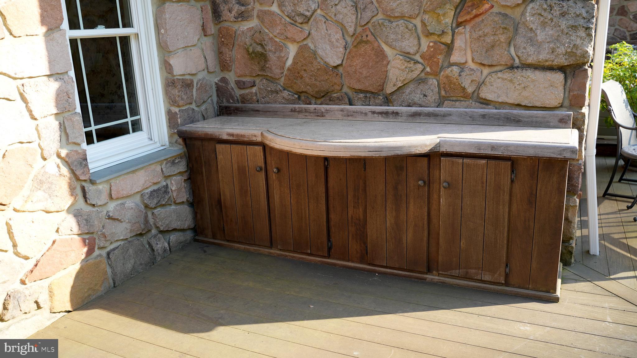 MEETINGHOUSE VIL - Residential