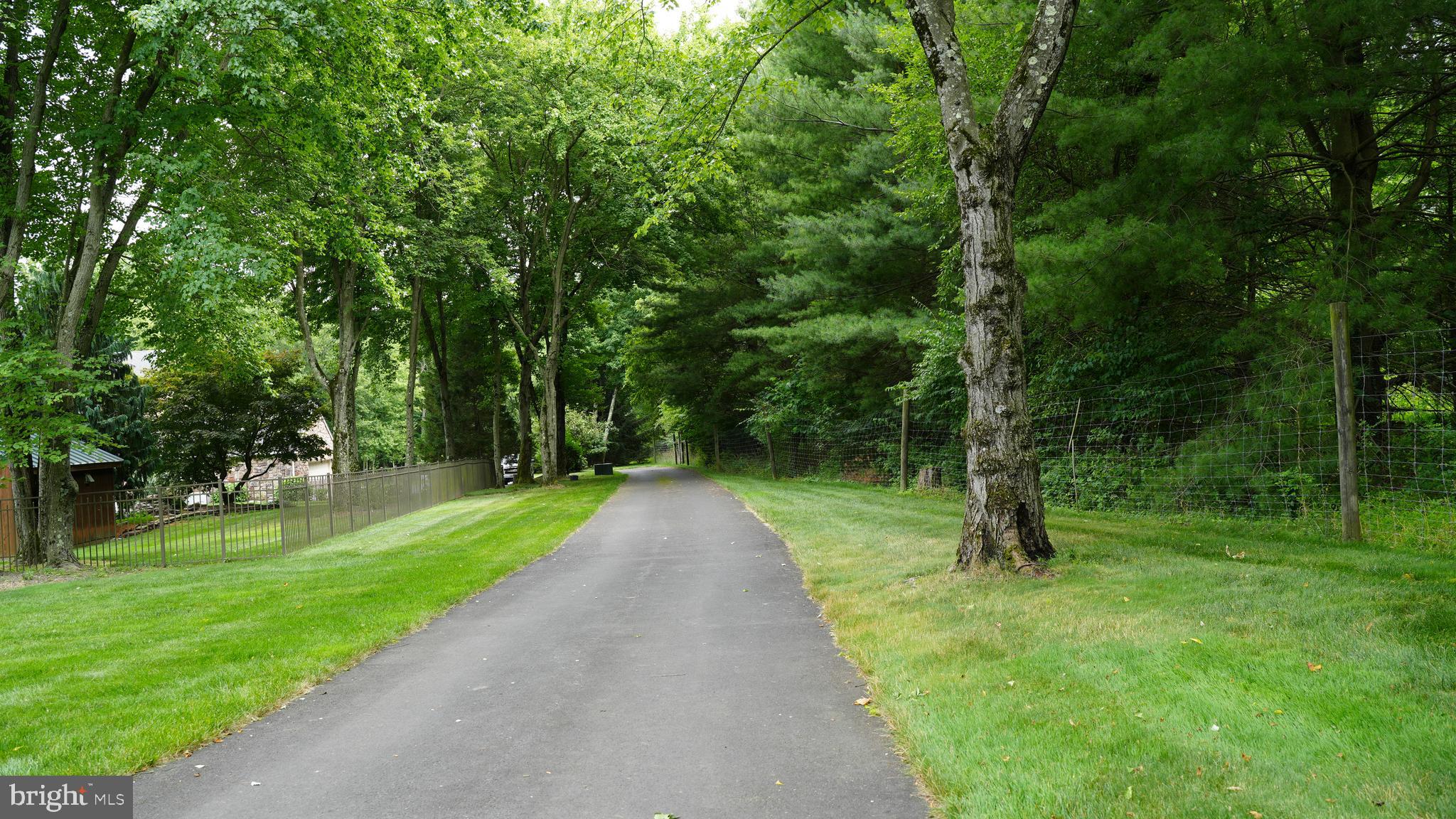 MEETINGHOUSE VIL - Residential