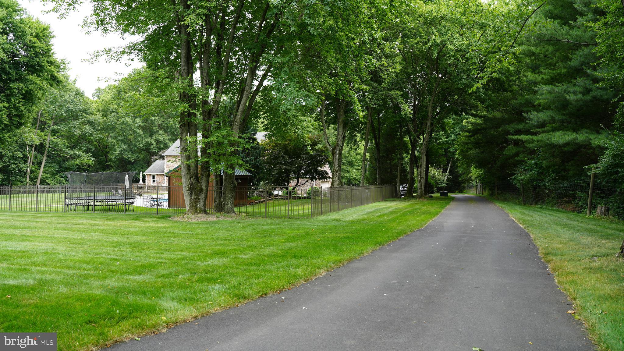 MEETINGHOUSE VIL - Residential