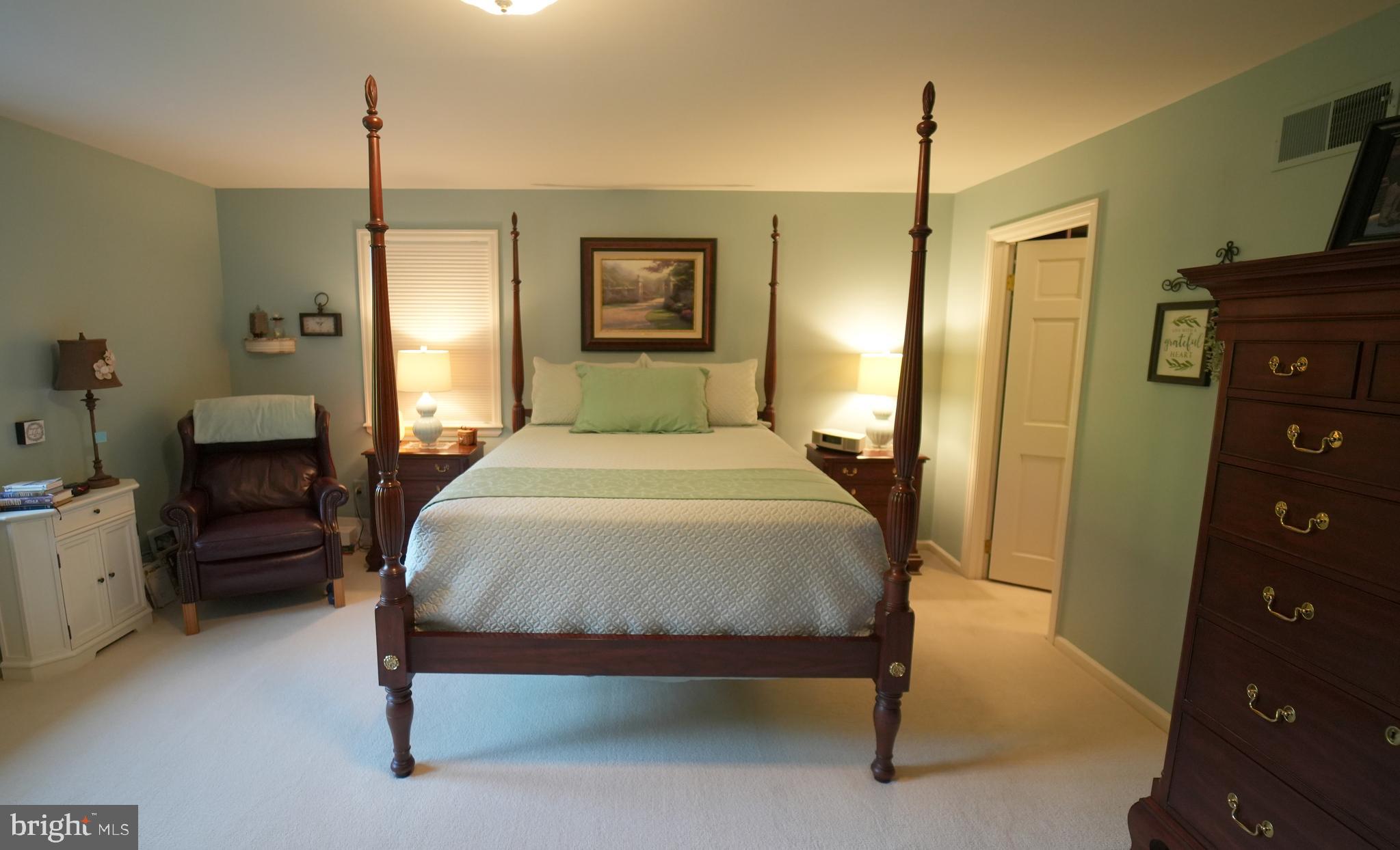 MEETINGHOUSE VIL - Residential