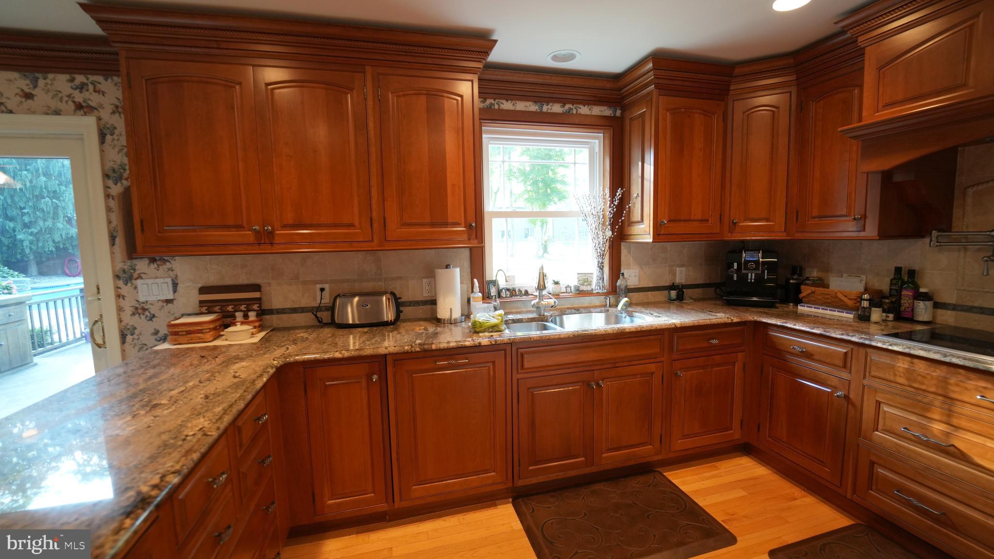 MEETINGHOUSE VIL - Residential