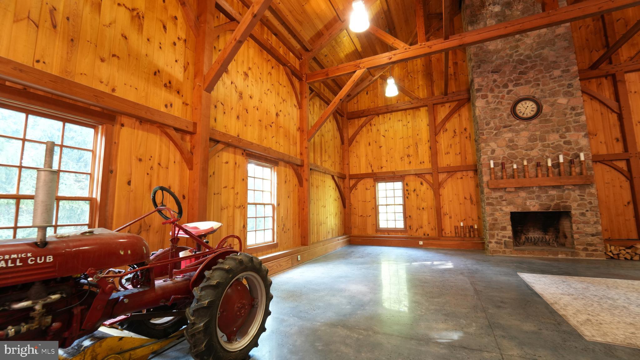 MEETINGHOUSE VIL - Residential