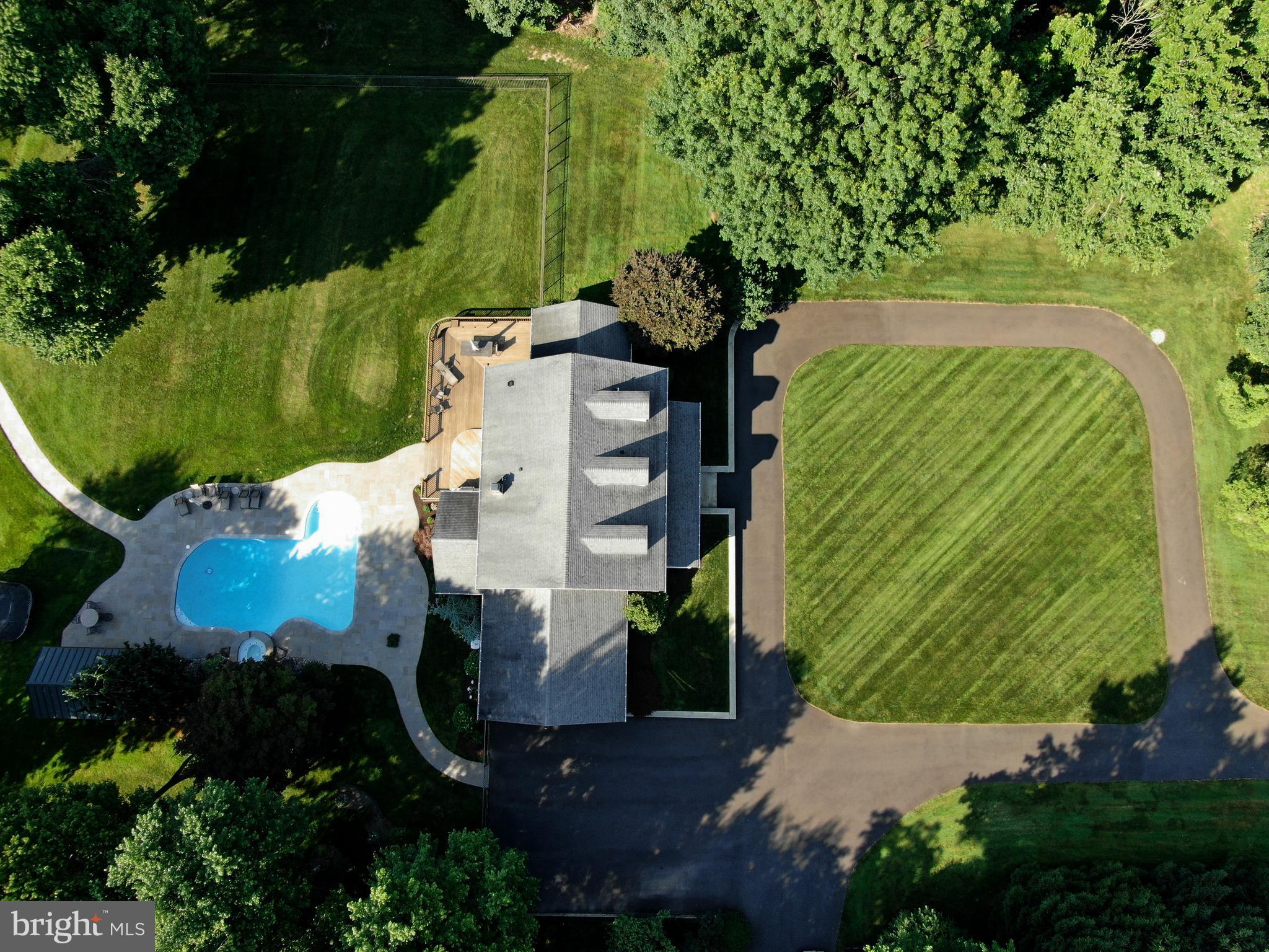 MEETINGHOUSE VIL - Residential