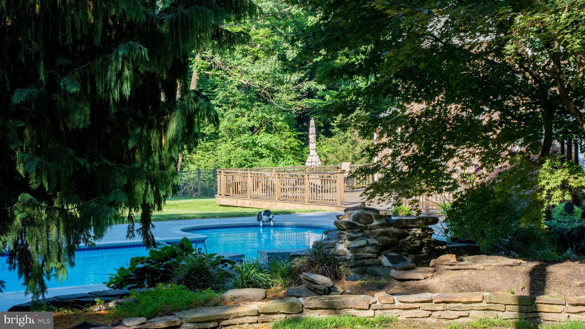 MEETINGHOUSE VIL - Residential