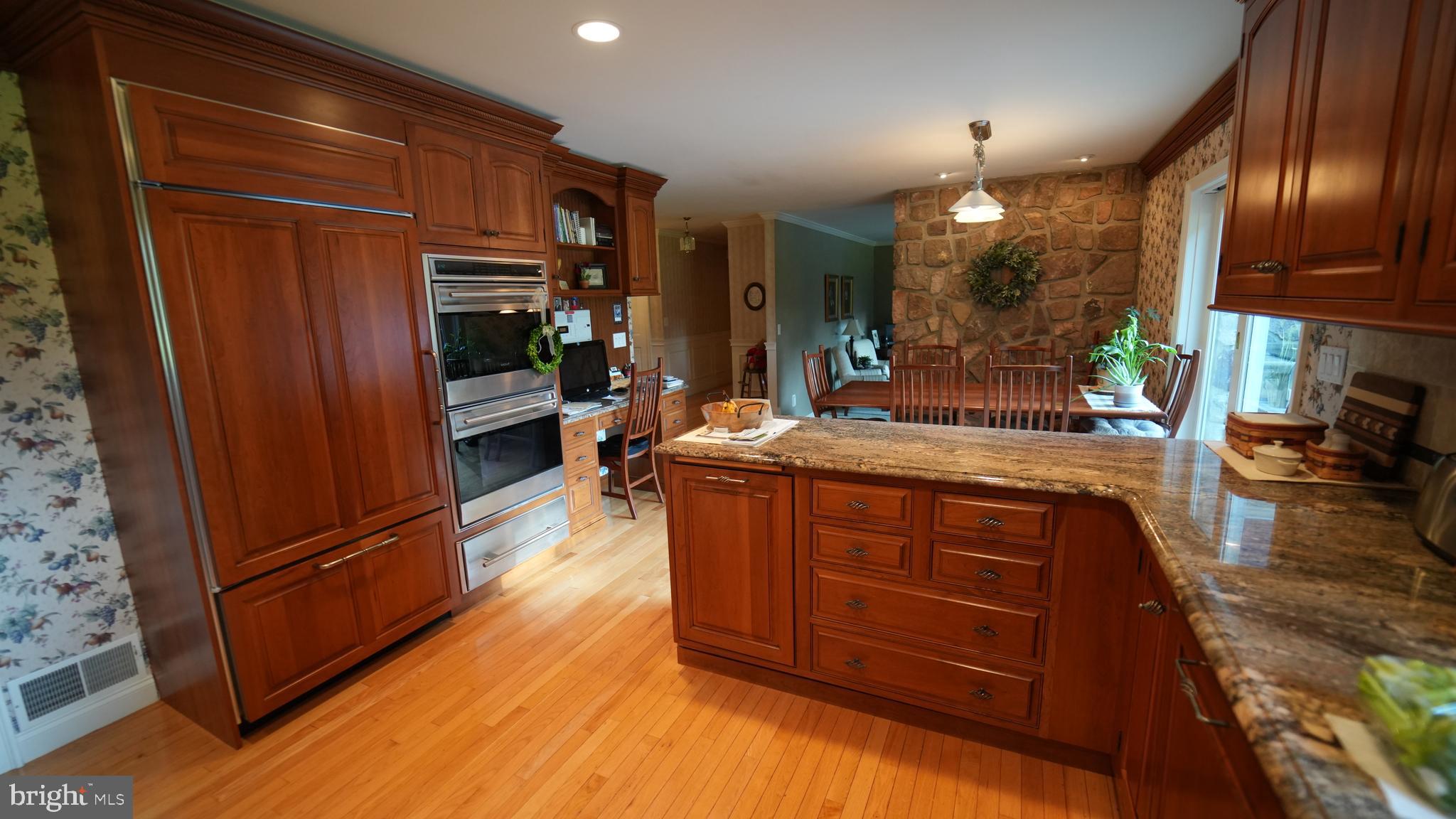 MEETINGHOUSE VIL - Residential