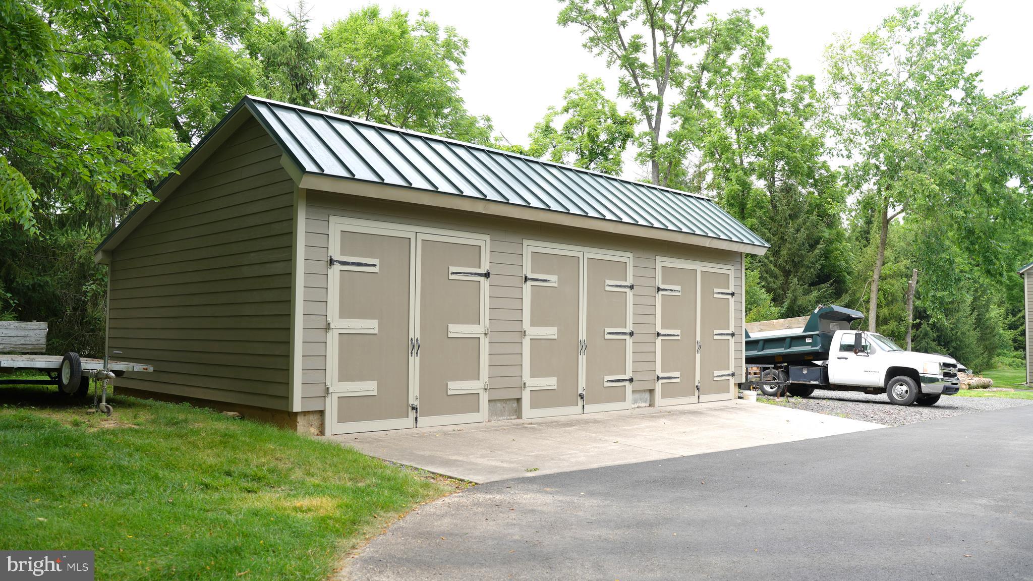 MEETINGHOUSE VIL - Residential