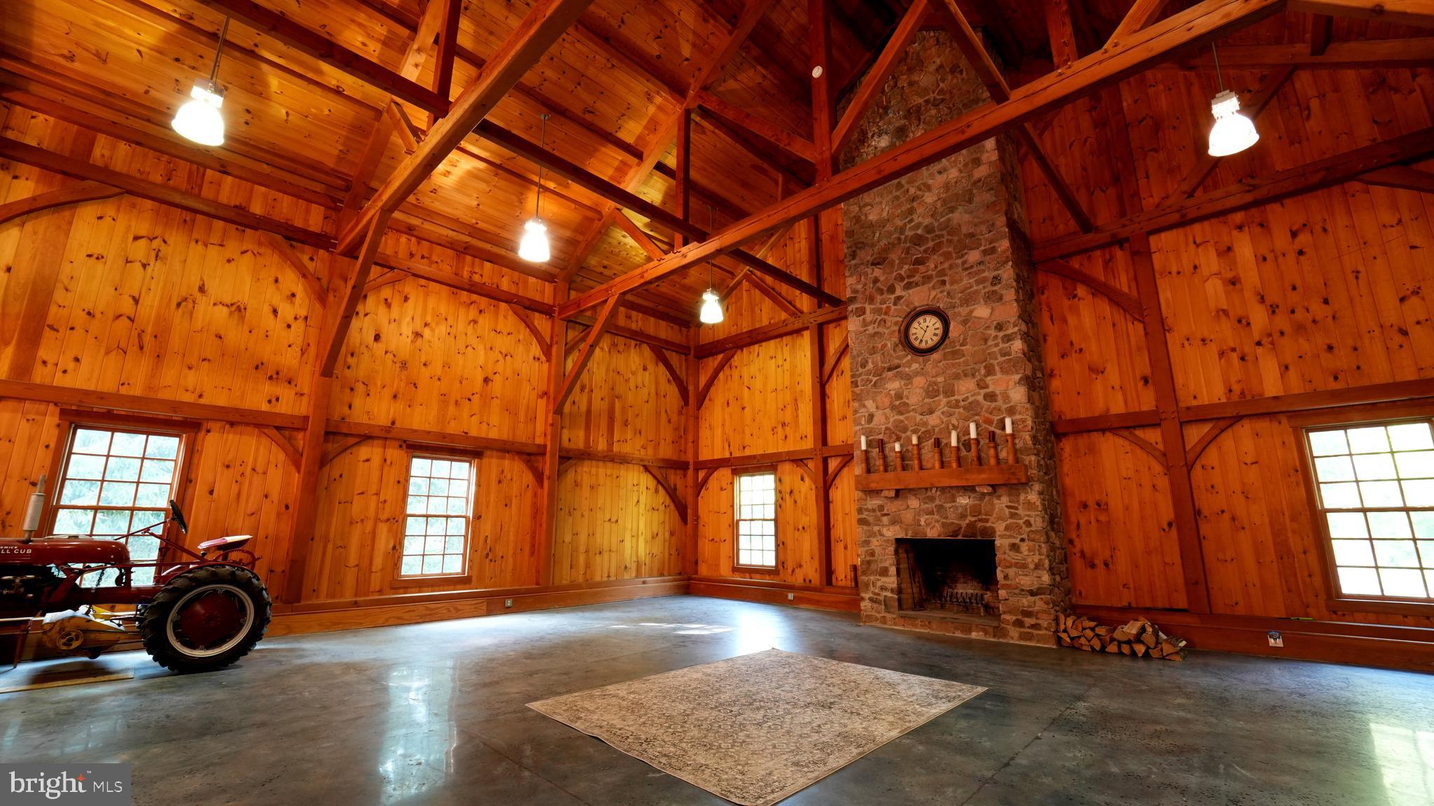 MEETINGHOUSE VIL - Residential