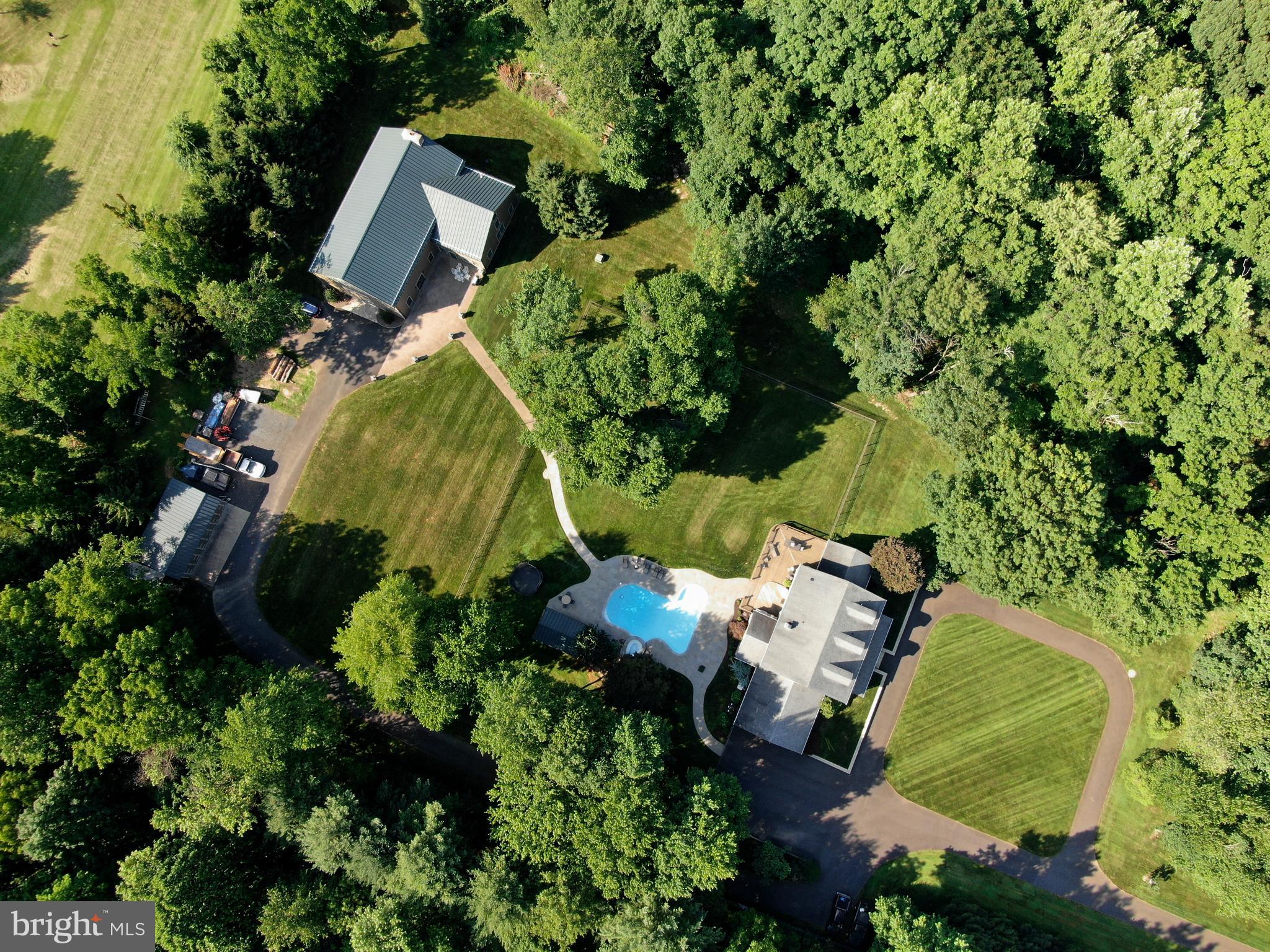 MEETINGHOUSE VIL - Residential