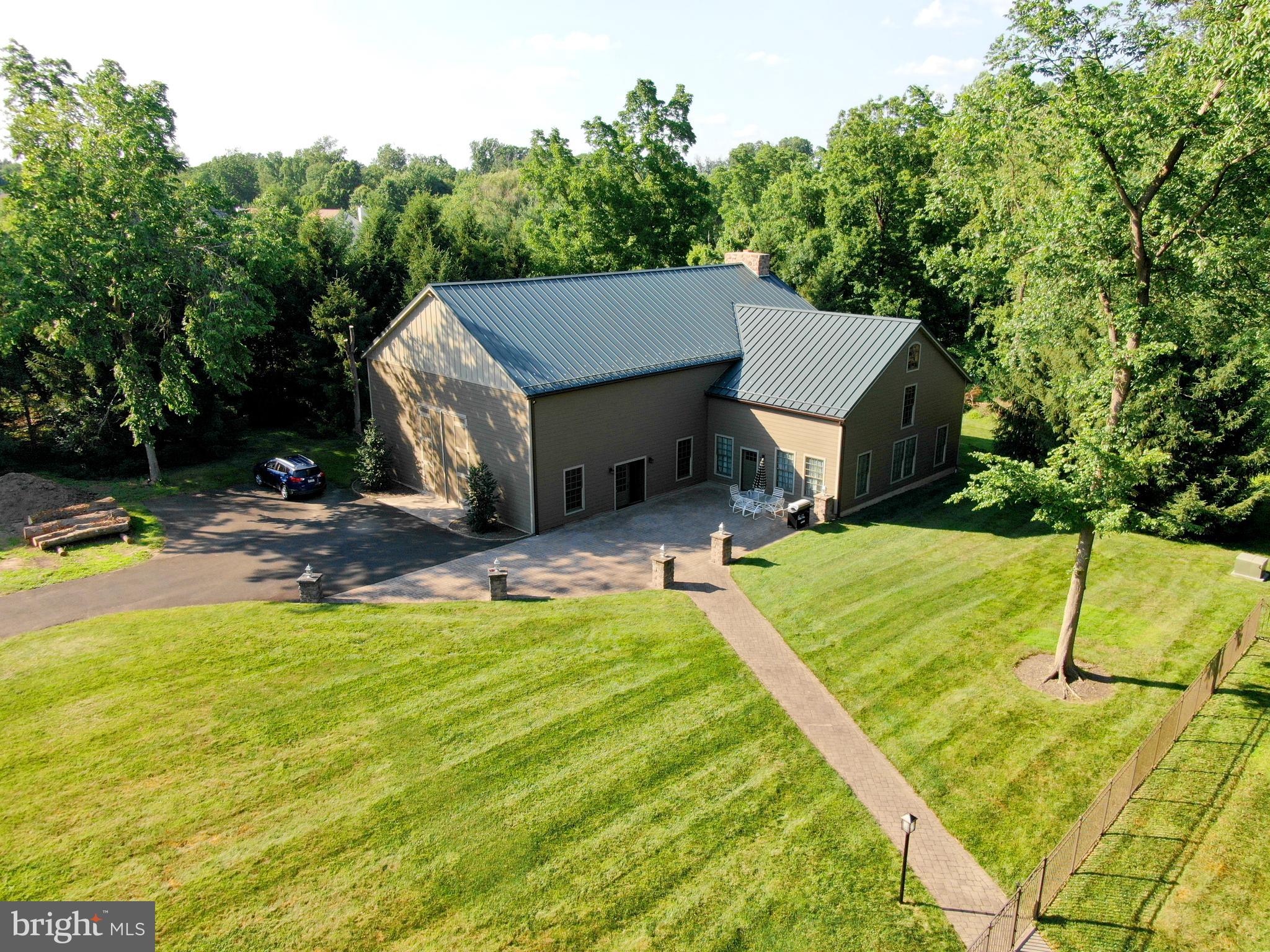 MEETINGHOUSE VIL - Residential