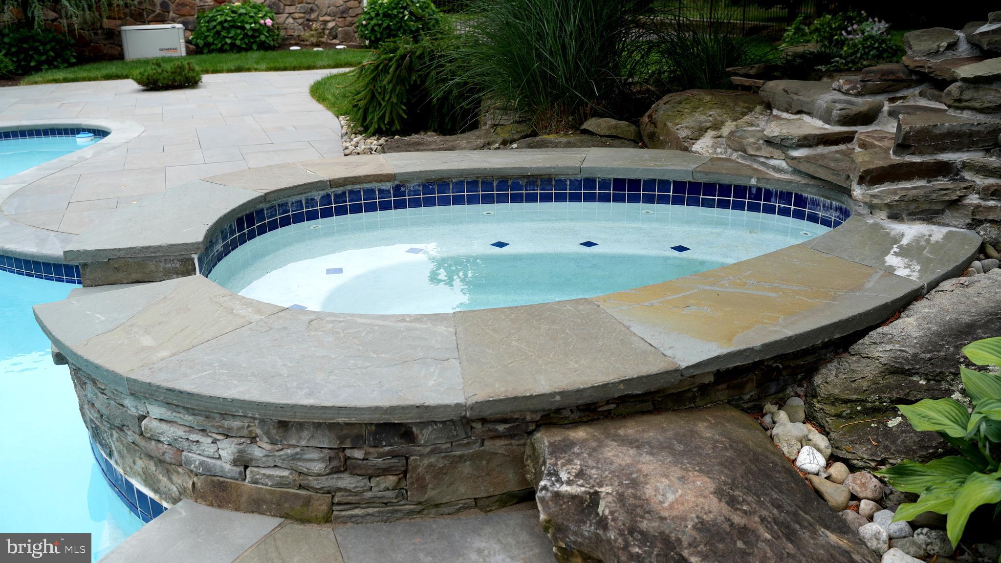 MEETINGHOUSE VIL - Residential