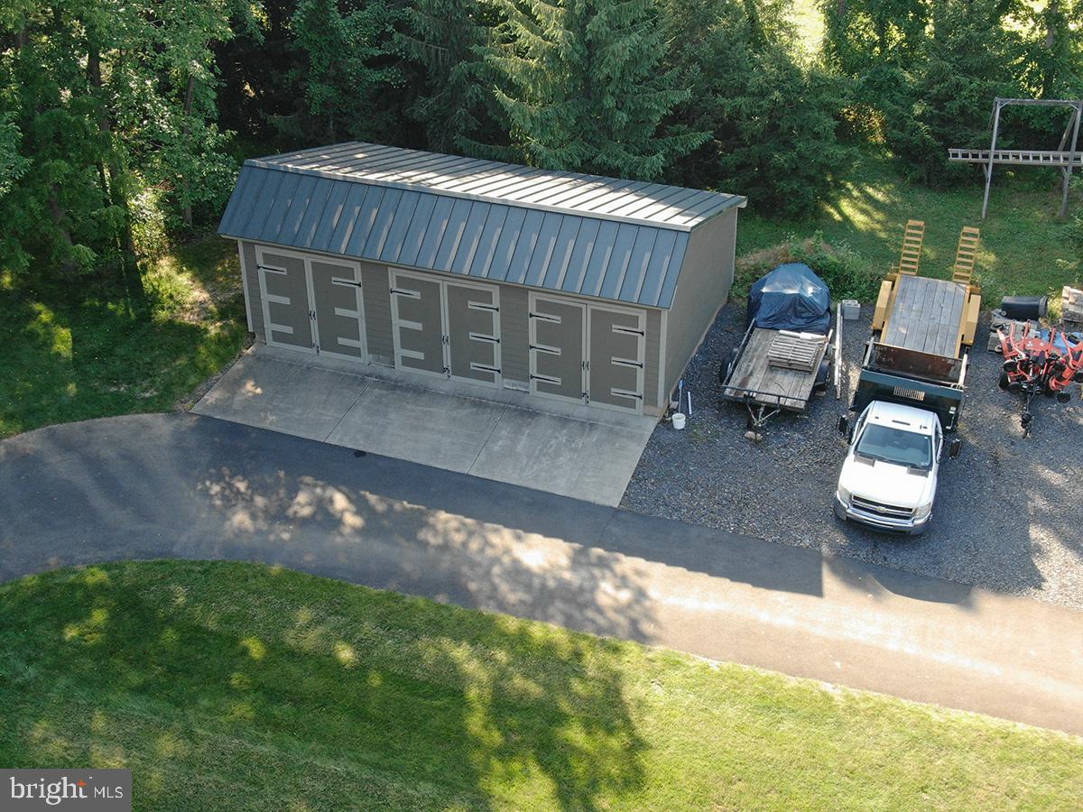 MEETINGHOUSE VIL - Residential