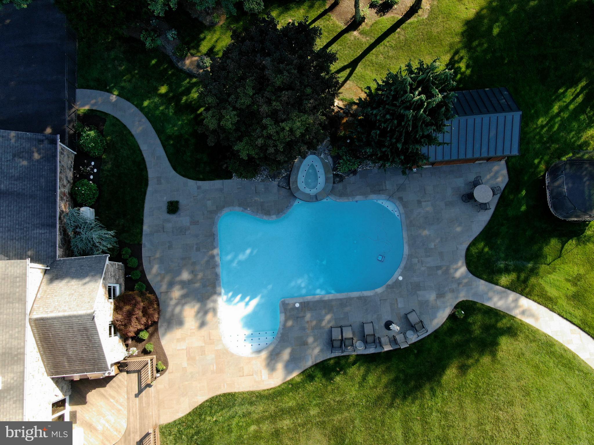 MEETINGHOUSE VIL - Residential