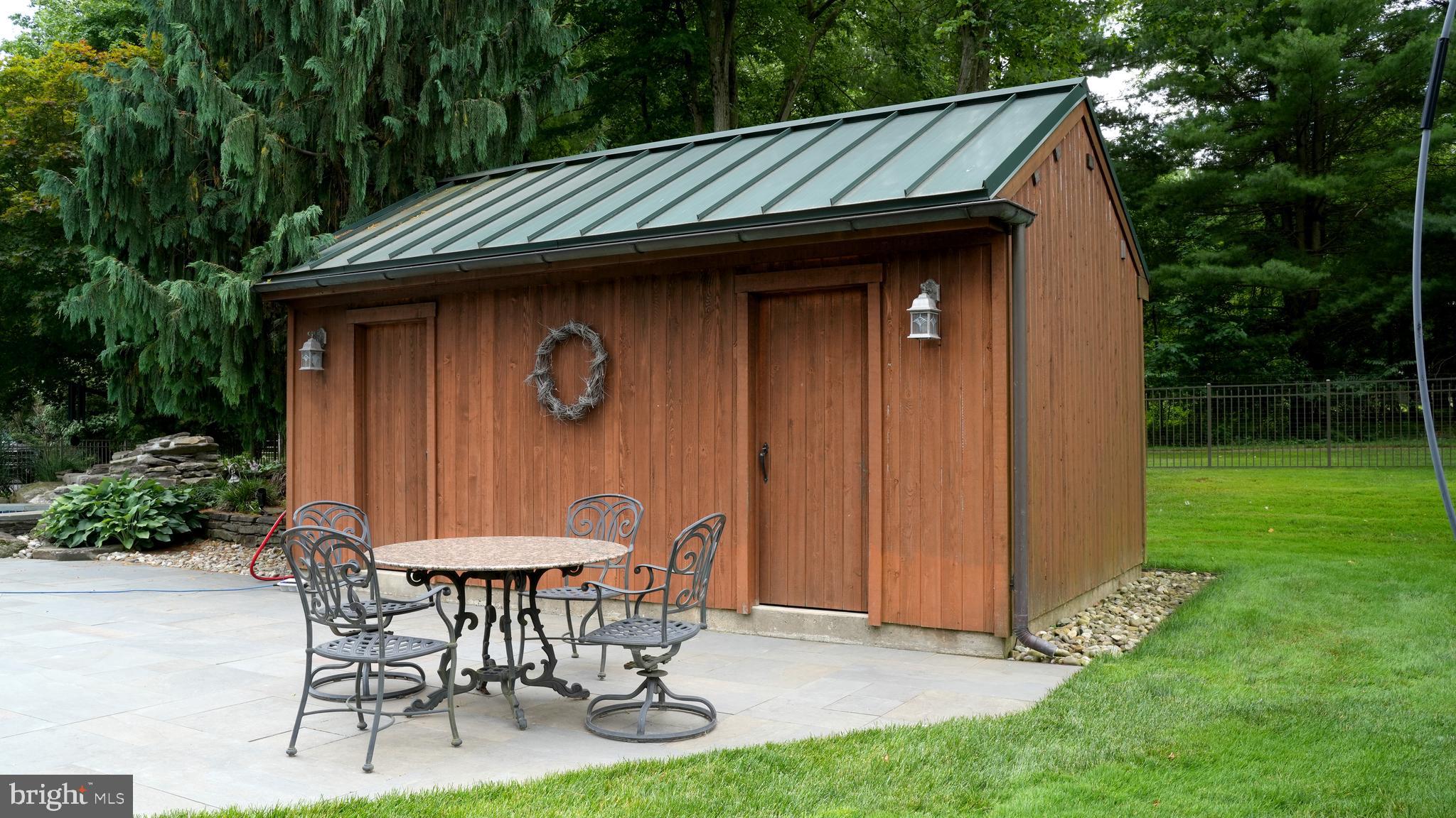 MEETINGHOUSE VIL - Residential