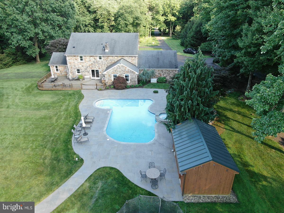 MEETINGHOUSE VIL - Residential