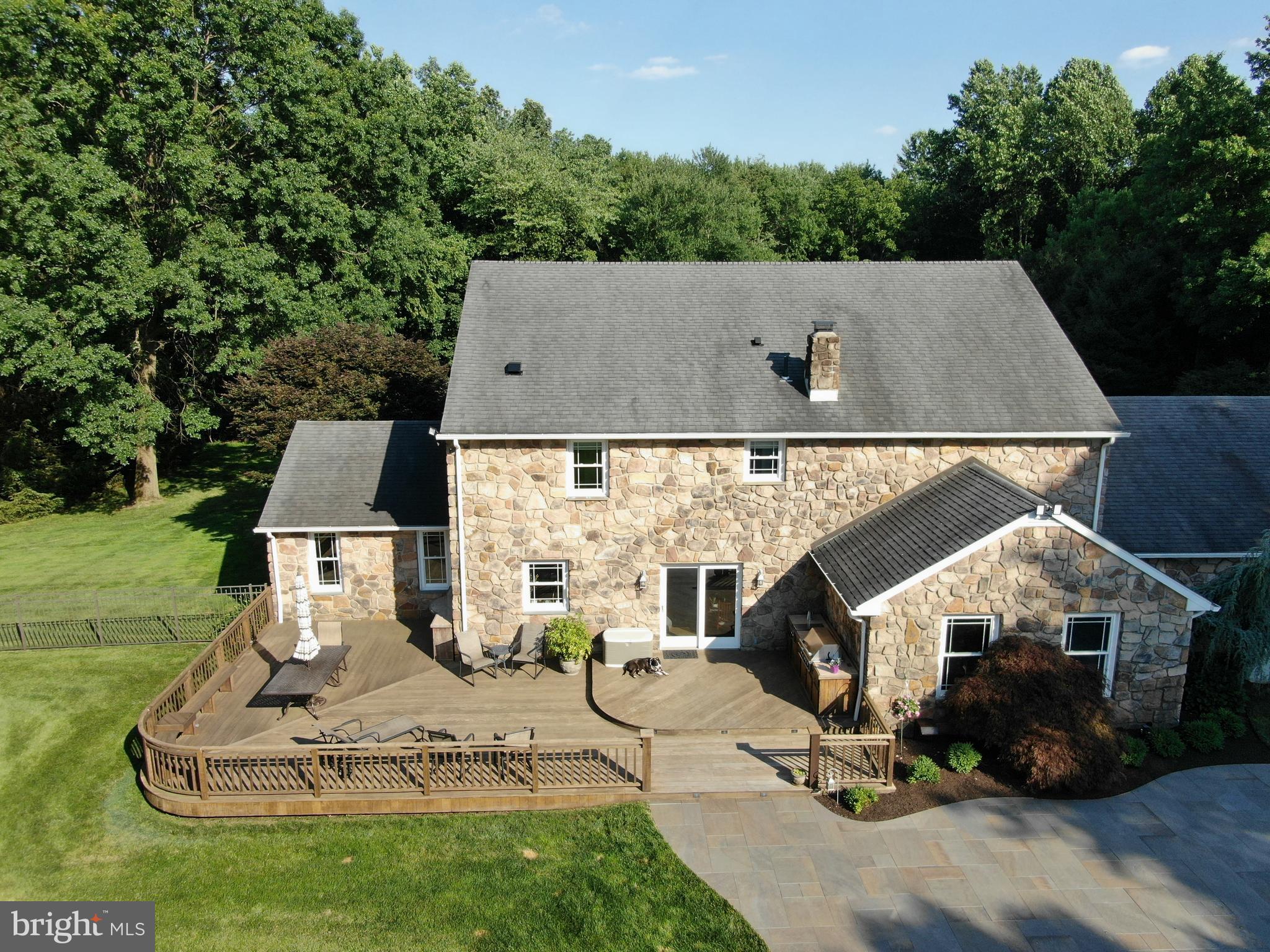 MEETINGHOUSE VIL - Residential