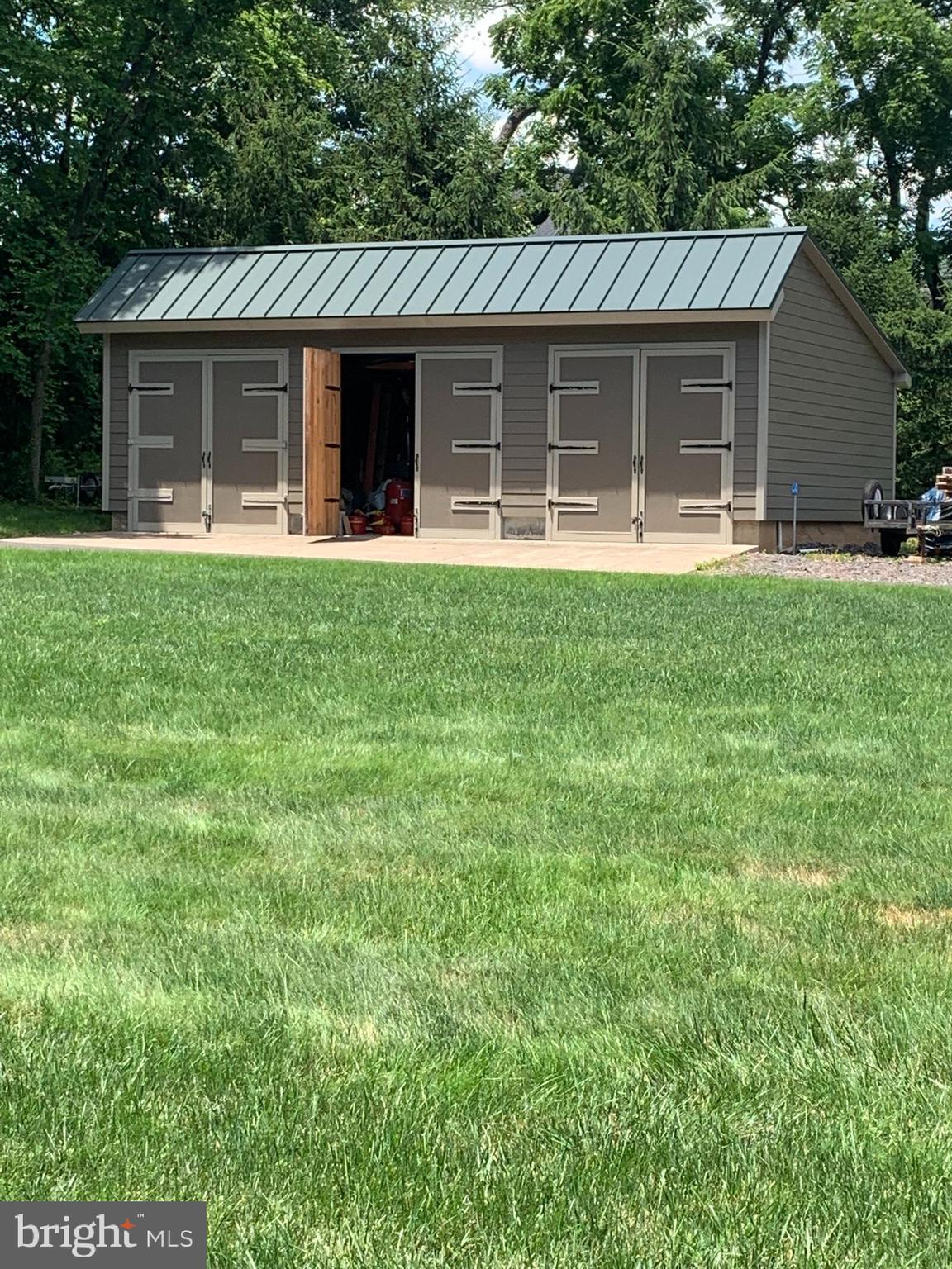 MEETINGHOUSE VIL - Residential