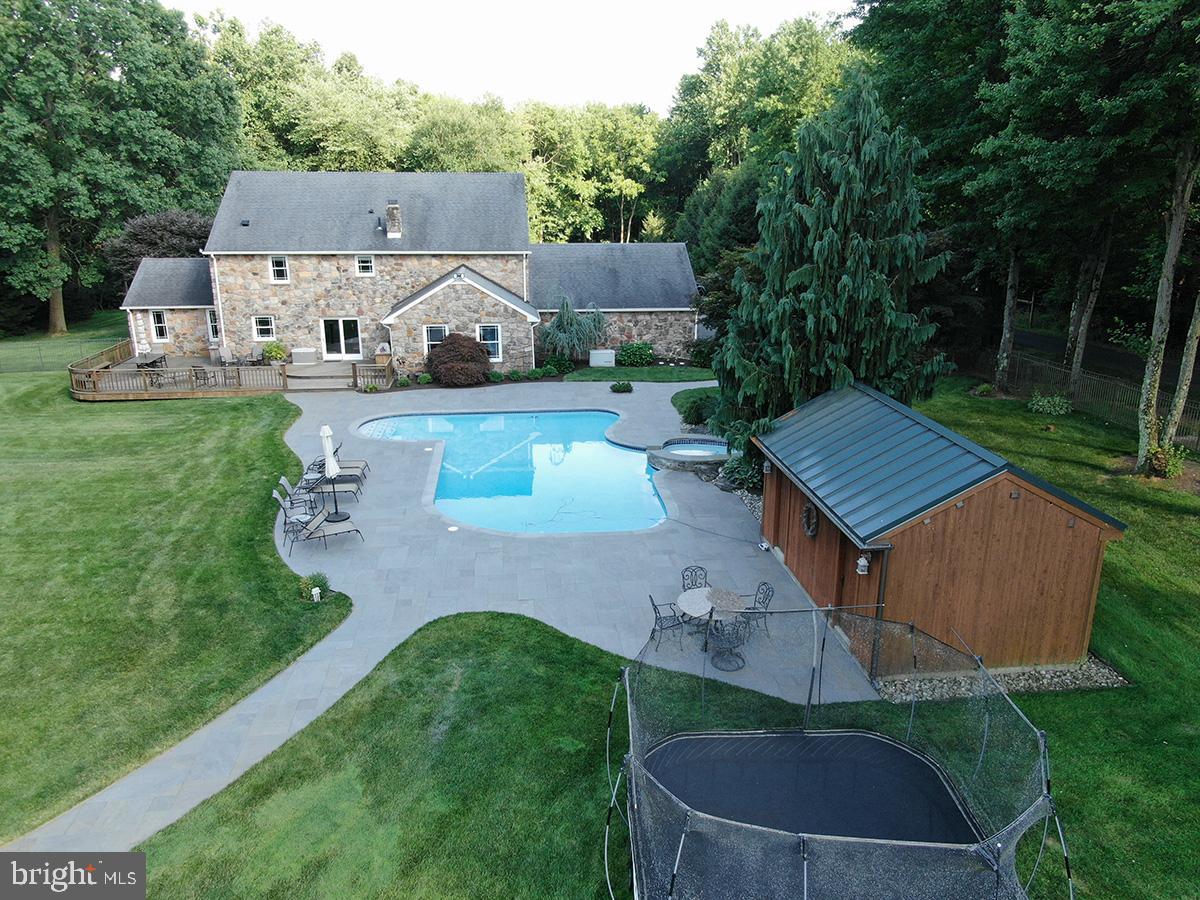 MEETINGHOUSE VIL - Residential