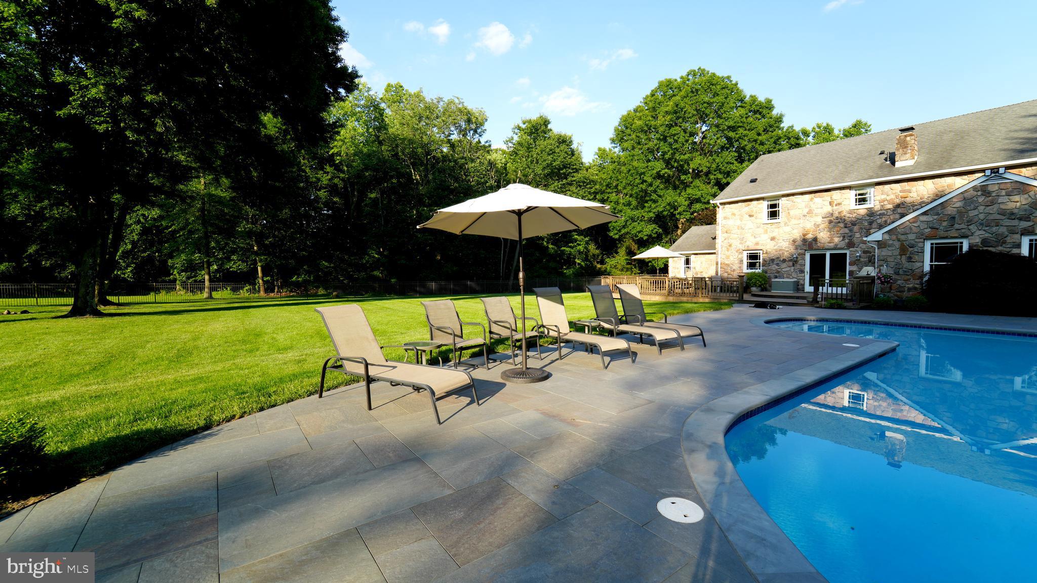 MEETINGHOUSE VIL - Residential